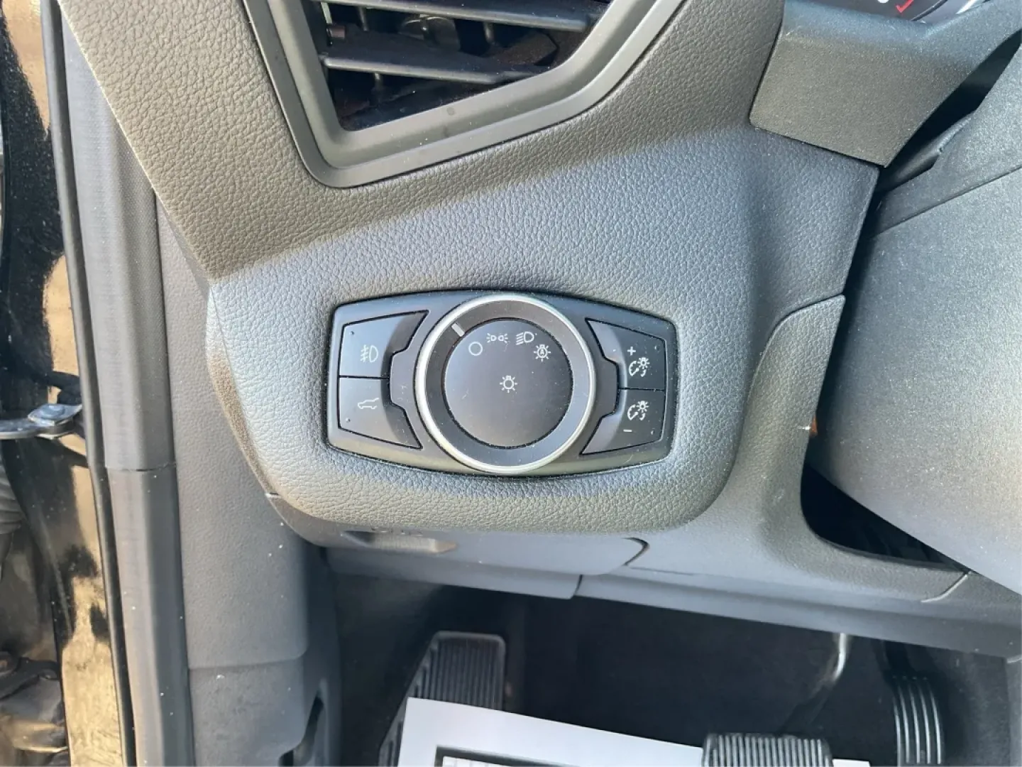 2017 Ford Escape SE 4WD (1FMCU9G93HU) with an 2.0L L4 DOHC 16V engine, 6-Speed Automatic transmission, located at 1184 Kauffman Ave, Fairborn, OH, 45324, (937) 908-9800, 39.807072, -84.030914 - **Adventure Awaits with the 2017 Ford Escape SE 4WD Your Ideal Family SUV!**<br /> <br /> Are you ready to elevate your driving experience? The 2017 Ford Escape SE 4WD is not just a vehicle; it's a lifestyle companion designed for growing families and adventure seekers alike. Whether you're tacklin - Photo#16