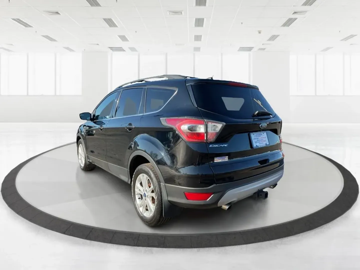 2017 Ford Escape SE 4WD (1FMCU9G93HU) with an 2.0L L4 DOHC 16V engine, 6-Speed Automatic transmission, located at 1184 Kauffman Ave, Fairborn, OH, 45324, (937) 908-9800, 39.807072, -84.030914 - **Adventure Awaits with the 2017 Ford Escape SE 4WD Your Ideal Family SUV!**<br /> <br /> Are you ready to elevate your driving experience? The 2017 Ford Escape SE 4WD is not just a vehicle; it's a lifestyle companion designed for growing families and adventure seekers alike. Whether you're tacklin - Photo#3