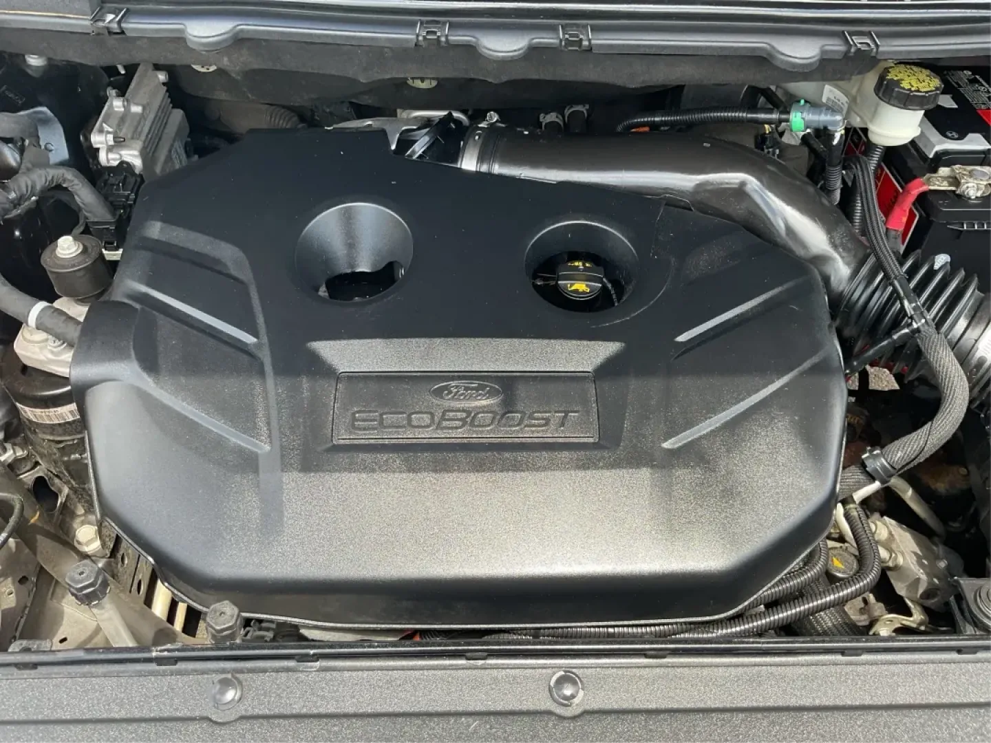 2016 Ford Edge SEL (2FMPK3J91GB) with an 3.5L V-6 DOHC engine, located at 4508 South Dixie Dr, Moraine, OH, 45439, (937) 908-9800, 39.689976, -84.218452 - **Experience the Road Ahead with the 2016 Ford Edge SEL - Your Adventure Awaits!**<br /> <br /> Are you ready for your next road trip or family outing? The 2016 Ford Edge SEL is not just a car; it's a versatile SUV that caters to your lifestyle needs, making it the perfect companion for growing fami - Photo#11