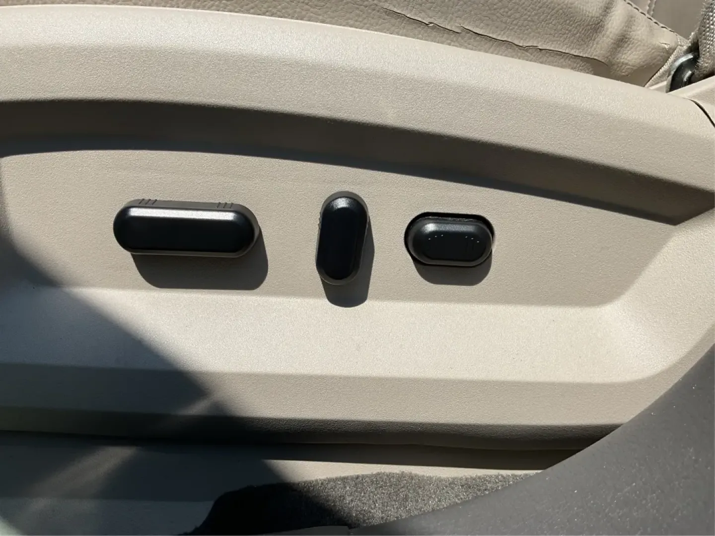 2014 Ford Edge SEL (2FMDK3JC3EB) with an Other engine, located at 1099 N County Rd 25A, Troy, OH, 45373, (937) 908-9800, 40.057079, -84.212883 - ### Discover Your New Adventure Vehicle at Advantage Car and Credit!<br /> <br /> Are you ready to elevate your daily drive or embark on weekend adventures with your loved ones? The 2014 Ford Edge SEL is designed for those who crave a blend of comfort, versatility, and style. With ample space for fa - Photo#18