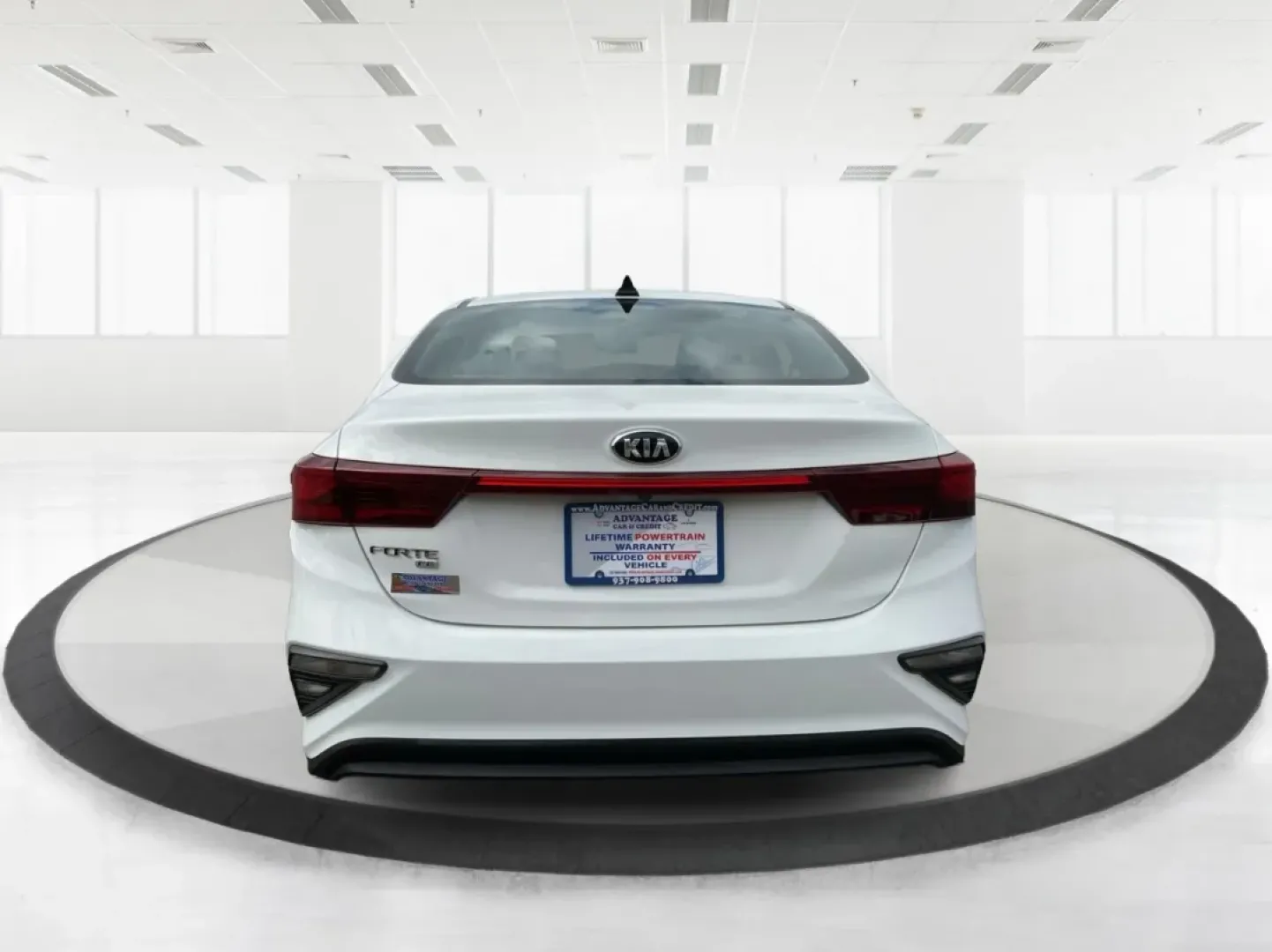 2019 Kia Forte FE (3KPF24AD2KE) with an 2L I-4 DOHC engine, located at 401 Woodman Dr, Riverside, OH, 45431, (937) 908-9800, 39.760899, -84.123421 - **Experience Freedom with the 2019 Kia Forte: Your Ideal Companion for Daily Adventures!**<br /> <br /> Are you looking for a reliable sedan that effortlessly combines style, comfort, and efficiency? Look no further than the 2019 Kia Forte, available now at Advantage Car and Credit in Fairborn, OH. - Photo#3