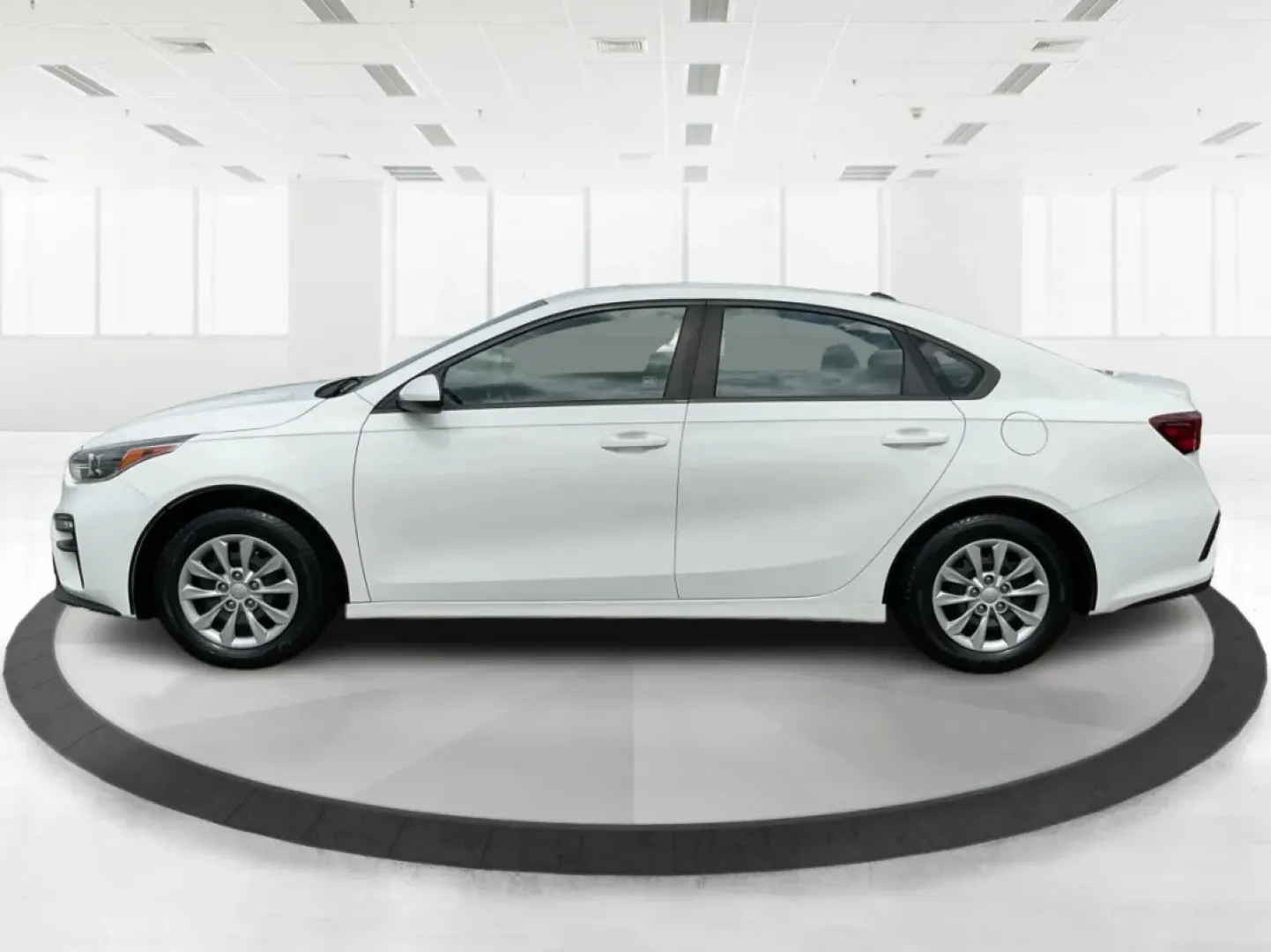 2019 Kia Forte FE (3KPF24AD2KE) with an 2L I-4 DOHC engine, located at 401 Woodman Dr, Riverside, OH, 45431, (937) 908-9800, 39.760899, -84.123421 - **Experience Freedom with the 2019 Kia Forte: Your Ideal Companion for Daily Adventures!**<br /> <br /> Are you looking for a reliable sedan that effortlessly combines style, comfort, and efficiency? Look no further than the 2019 Kia Forte, available now at Advantage Car and Credit in Fairborn, OH. - Photo#5