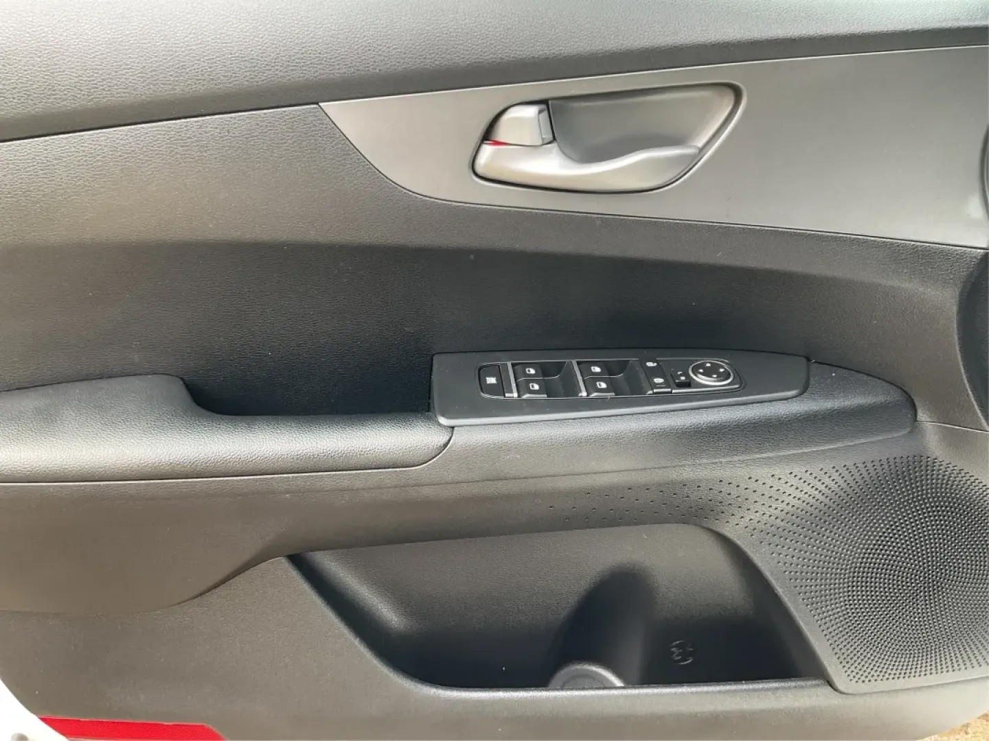 2019 Kia Forte FE (3KPF24AD2KE) with an 2L I-4 DOHC engine, located at 401 Woodman Dr, Riverside, OH, 45431, (937) 908-9800, 39.760899, -84.123421 - **Experience Freedom with the 2019 Kia Forte: Your Ideal Companion for Daily Adventures!**<br /> <br /> Are you looking for a reliable sedan that effortlessly combines style, comfort, and efficiency? Look no further than the 2019 Kia Forte, available now at Advantage Car and Credit in Fairborn, OH. - Photo#17