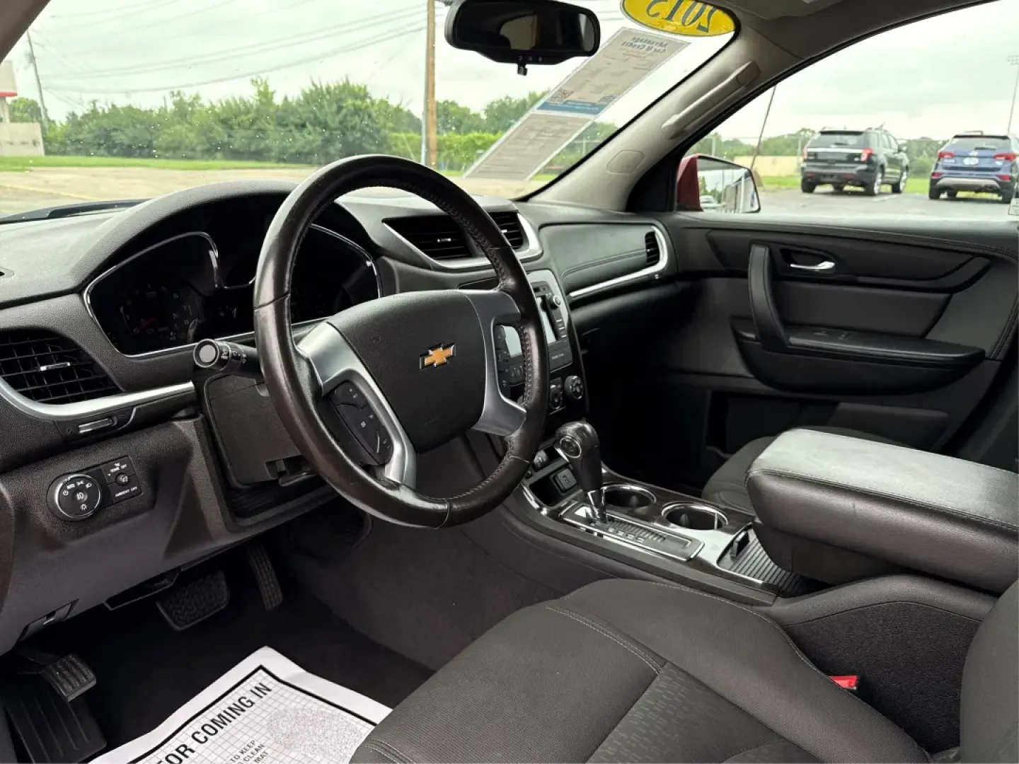 2015 Chevrolet Traverse 1LT (1GNKVGKD4FJ) with an 3.6L V-6 gasoline direct injection engine, located at 1099 N County Rd 25A, Troy, OH, 45373, (937) 908-9800, 40.057079, -84.212883 - **Unleash Adventure with the 2015 Chevrolet Traverse at Advantage Car and Credit - Troy!**<br /> <br /> Are you ready to elevate your family adventures or tackle your daily commute with confidence and style? The 2015 Chevrolet Traverse, with its robust features and spacious design, is perfect for gr - Photo#9