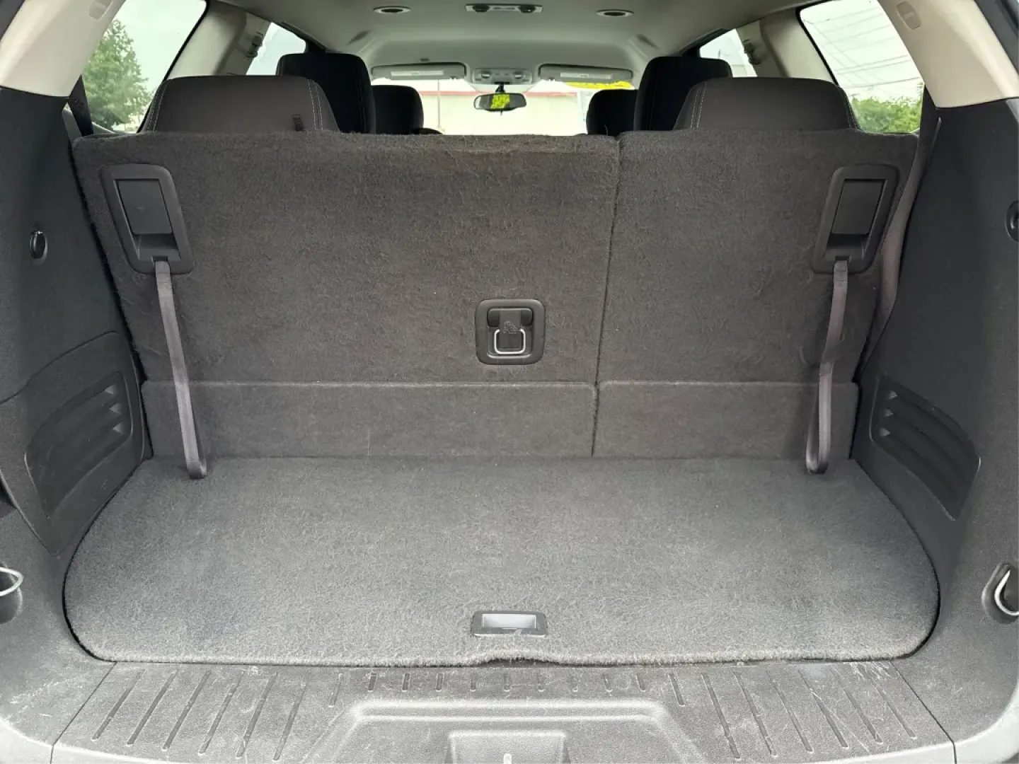 2015 Chevrolet Traverse 1LT (1GNKVGKD4FJ) with an 3.6L V-6 gasoline direct injection engine, located at 1099 N County Rd 25A, Troy, OH, 45373, (937) 908-9800, 40.057079, -84.212883 - **Unleash Adventure with the 2015 Chevrolet Traverse at Advantage Car and Credit - Troy!**<br /> <br /> Are you ready to elevate your family adventures or tackle your daily commute with confidence and style? The 2015 Chevrolet Traverse, with its robust features and spacious design, is perfect for gr - Photo#12