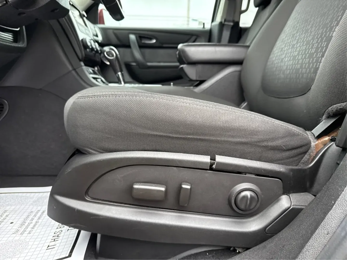 2015 Chevrolet Traverse 1LT (1GNKVGKD4FJ) with an 3.6L V-6 gasoline direct injection engine, located at 1099 N County Rd 25A, Troy, OH, 45373, (937) 908-9800, 40.057079, -84.212883 - **Unleash Adventure with the 2015 Chevrolet Traverse at Advantage Car and Credit - Troy!**<br /> <br /> Are you ready to elevate your family adventures or tackle your daily commute with confidence and style? The 2015 Chevrolet Traverse, with its robust features and spacious design, is perfect for gr - Photo#18