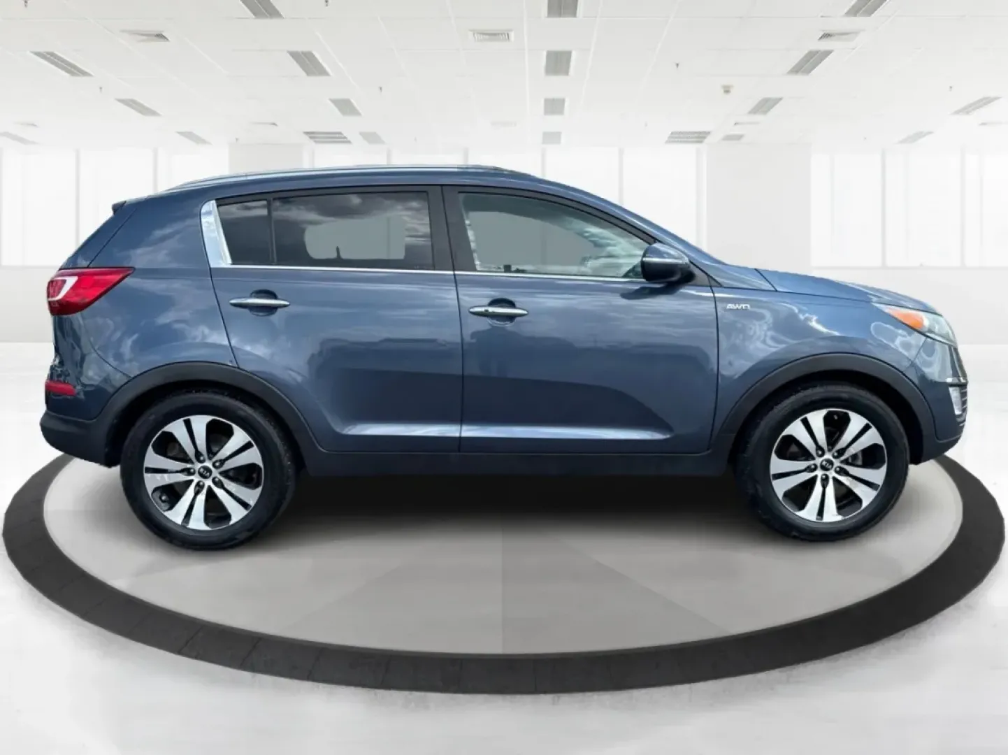 2013 Kia Sportage EX (KNDPCCA25D7) with an 2.4L I-4 DOHC engine, located at 1099 N County Rd 25A, Troy, OH, 45373, (937) 908-9800, 40.057079, -84.212883 - **Elevate Your Adventures with the 2013 Kia Sportage EX - Perfect for Every Journey!**<br /> <br /> Are you ready to take your daily commutes and weekend getaways to the next level? Look no further than this 2013 Kia Sportage EX, available now at Advantage Car and Credit in Fairborn, OH. This versat - Photo#1