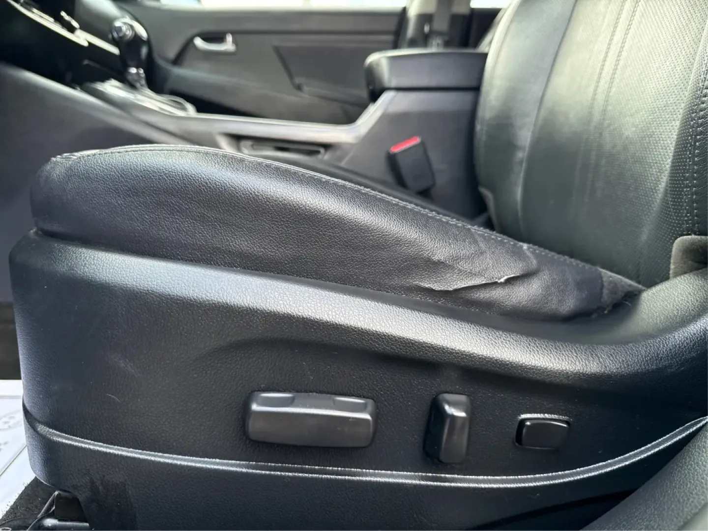 2013 Kia Sportage EX (KNDPCCA25D7) with an 2.4L I-4 DOHC engine, located at 1099 N County Rd 25A, Troy, OH, 45373, (937) 908-9800, 40.057079, -84.212883 - **Elevate Your Adventures with the 2013 Kia Sportage EX - Perfect for Every Journey!**<br /> <br /> Are you ready to take your daily commutes and weekend getaways to the next level? Look no further than this 2013 Kia Sportage EX, available now at Advantage Car and Credit in Fairborn, OH. This versat - Photo#18