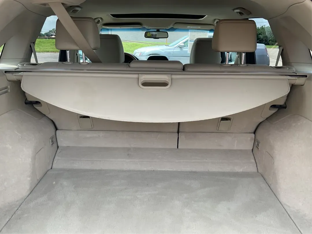 2014 Acura RDX Base (5J8TB3H39EL) with an Other engine, located at 880 E. National Road, Vandalia, OH, 45377, (937) 908-9800, 39.891918, -84.183594 - Unleash the perfect blend of comfort and versatility with the 2014 Acura RDX, a crossover that caters to both your daily grind and weekend adventures. Whether you're a growing family seeking spaciousness, a commuter looking for reliability, or a weekend warrior ready for road trips, this vehicle has - Photo#12