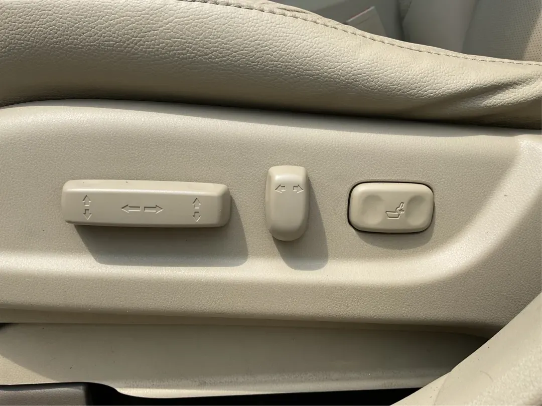 2014 Acura RDX Base (5J8TB3H39EL) with an Other engine, located at 880 E. National Road, Vandalia, OH, 45377, (937) 908-9800, 39.891918, -84.183594 - Unleash the perfect blend of comfort and versatility with the 2014 Acura RDX, a crossover that caters to both your daily grind and weekend adventures. Whether you're a growing family seeking spaciousness, a commuter looking for reliability, or a weekend warrior ready for road trips, this vehicle has - Photo#17