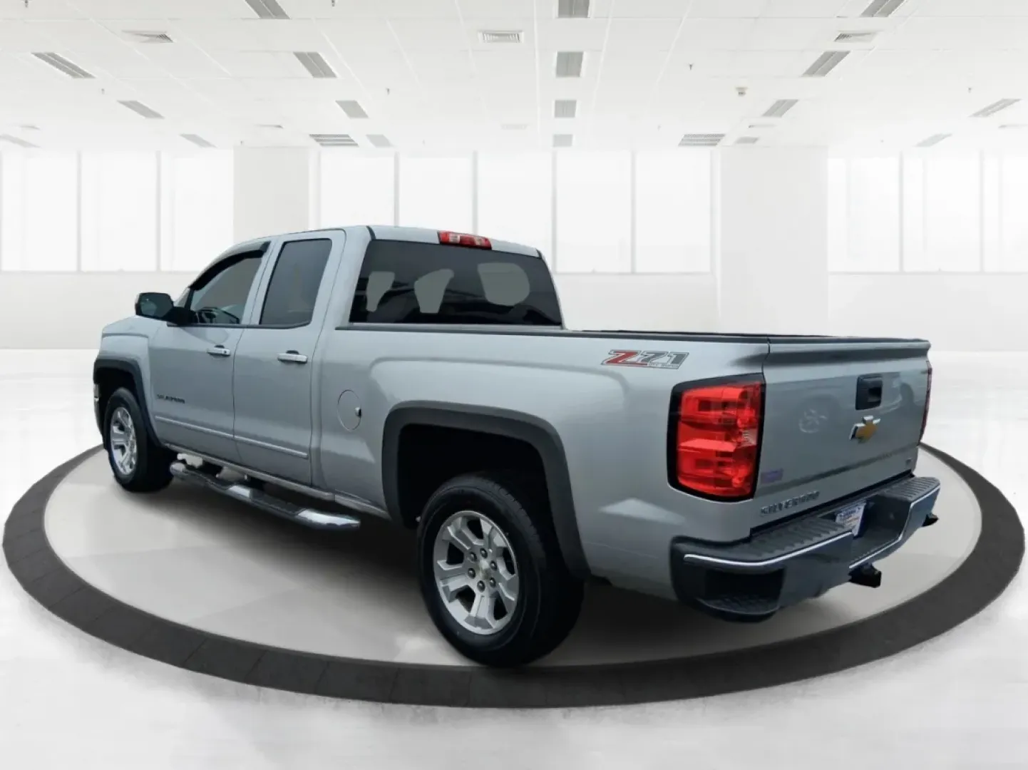 2015 Silver Chevrolet Silverado 1500 LT Double Cab 4WD (1GCVKREC6FZ) with an 5.3L V8 OHV 16V engine, 6-Speed Automatic transmission, located at 1951 S Dayton Lakeview Rd., New Carlisle, OH, 45344, (937) 908-9800, 39.890999, -84.050255 - Picture your next weekend: you've got a project list to tackle, a trailer to hook up, and a quick escape planned after work-maybe a run out toward Springfield or a backroad cruise near the Mad River. If you need a truck that fits real life in Clark County, this **2015 Chevrolet Silverado 1500 LT Dou - Photo#4