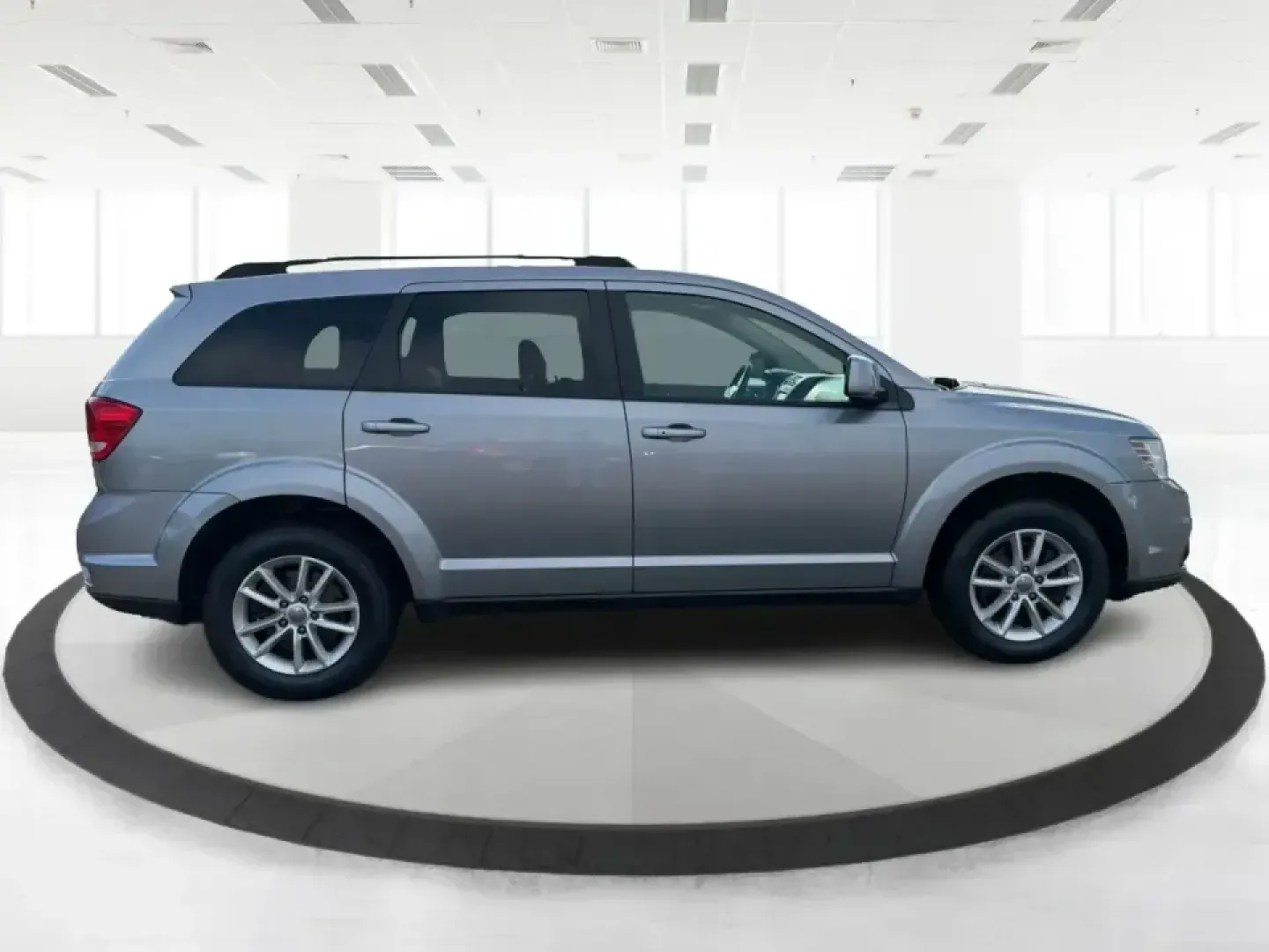 2015 Billet Silver Metallic CC Dodge Journey SXT (3C4PDCBG3FT) with an 3.6L V6 DOHC 24V engine, 6-Speed Automatic transmission, located at 1099 N County Rd 25A, Troy, OH, 45373, (937) 908-9800, 40.057079, -84.212883 - Pack up the kids, cue up a road-trip playlist, and point the GPS toward your next weekend getaway-this 2015 Dodge Journey SXT is the kind of roomy, comfortable SUV that fits real life in West Central Ohio. Whether you're commuting up I75, running errands along N County Rd 25A, or heading toward down- Photo#1