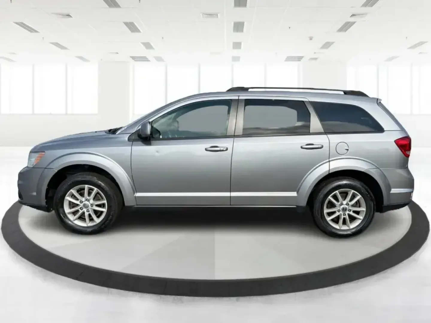2015 Billet Silver Metallic CC Dodge Journey SXT (3C4PDCBG3FT) with an 3.6L V6 DOHC 24V engine, 6-Speed Automatic transmission, located at 1099 N County Rd 25A, Troy, OH, 45373, (937) 908-9800, 40.057079, -84.212883 - Pack up the kids, cue up a road-trip playlist, and point the GPS toward your next weekend getaway-this 2015 Dodge Journey SXT is the kind of roomy, comfortable SUV that fits real life in West Central Ohio. Whether you're commuting up I75, running errands along N County Rd 25A, or heading toward down- Photo#5