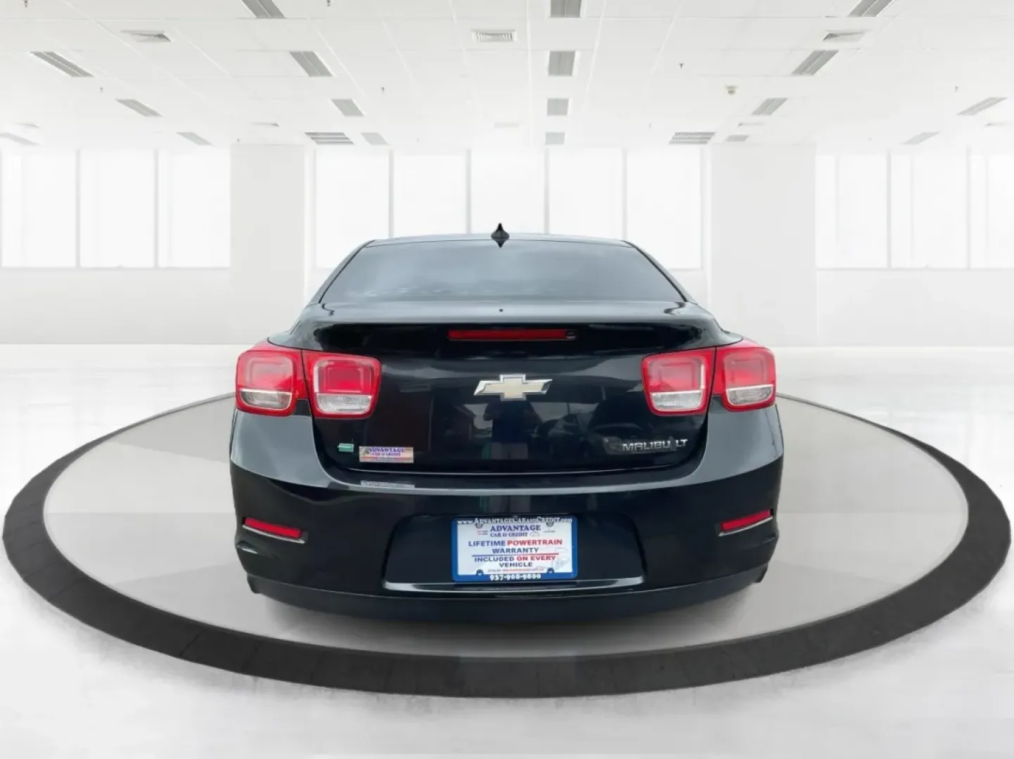 2015 Chevrolet Malibu 2LT (1G11D5SL9FF) with an ECOTEC 2.5L I-4 gasoline direct injection engine, located at 1099 N County Rd 25A, Troy, OH, 45373, (937) 908-9800, 40.057079, -84.212883 - Discover the perfect blend of style, performance, and affordability with the 2015 Chevrolet Malibu 2LT, available now at Advantage Car and Credit in Fairborn, OH. Whether you're commuting to work, ferrying the kids to school, or planning weekend getaways, this reliable sedan is designed to enhance y - Photo#3