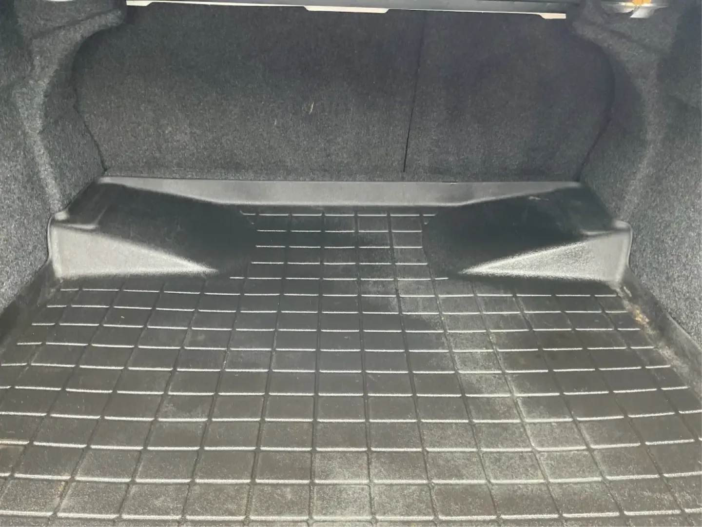 2015 Chevrolet Malibu 2LT (1G11D5SL9FF) with an ECOTEC 2.5L I-4 gasoline direct injection engine, located at 1099 N County Rd 25A, Troy, OH, 45373, (937) 908-9800, 40.057079, -84.212883 - Discover the perfect blend of style, performance, and affordability with the 2015 Chevrolet Malibu 2LT, available now at Advantage Car and Credit in Fairborn, OH. Whether you're commuting to work, ferrying the kids to school, or planning weekend getaways, this reliable sedan is designed to enhance y - Photo#12