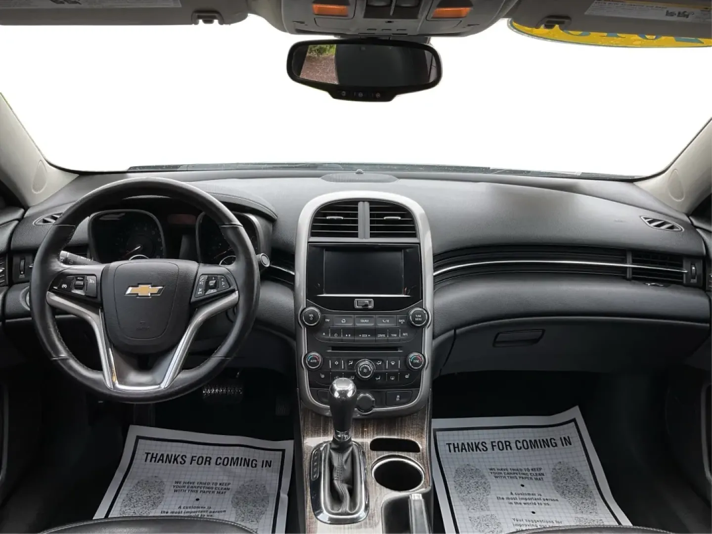 2015 Chevrolet Malibu 2LT (1G11D5SL9FF) with an ECOTEC 2.5L I-4 gasoline direct injection engine, located at 1099 N County Rd 25A, Troy, OH, 45373, (937) 908-9800, 40.057079, -84.212883 - Discover the perfect blend of style, performance, and affordability with the 2015 Chevrolet Malibu 2LT, available now at Advantage Car and Credit in Fairborn, OH. Whether you're commuting to work, ferrying the kids to school, or planning weekend getaways, this reliable sedan is designed to enhance y - Photo#21