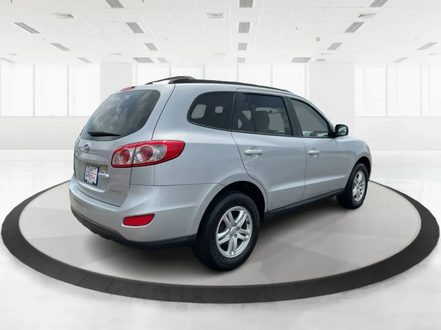 2010 Hyundai Santa Fe GLS (5NMSG3AB3AH) with an 2.4L I-4 DOHC engine, located at 1099 N County Rd 25A, Troy, OH, 45373, (937) 908-9800, 40.057079, -84.212883 - ### Discover Your Next Adventure with the 2010 Hyundai Santa Fe GLS at Advantage Car and Credit!<br /> <br /> Are you looking for a dependable vehicle that can comfortably accommodate your growing family or offer you a reliable partner for weekend adventures? Look no further than this stunning **201 - Photo#2