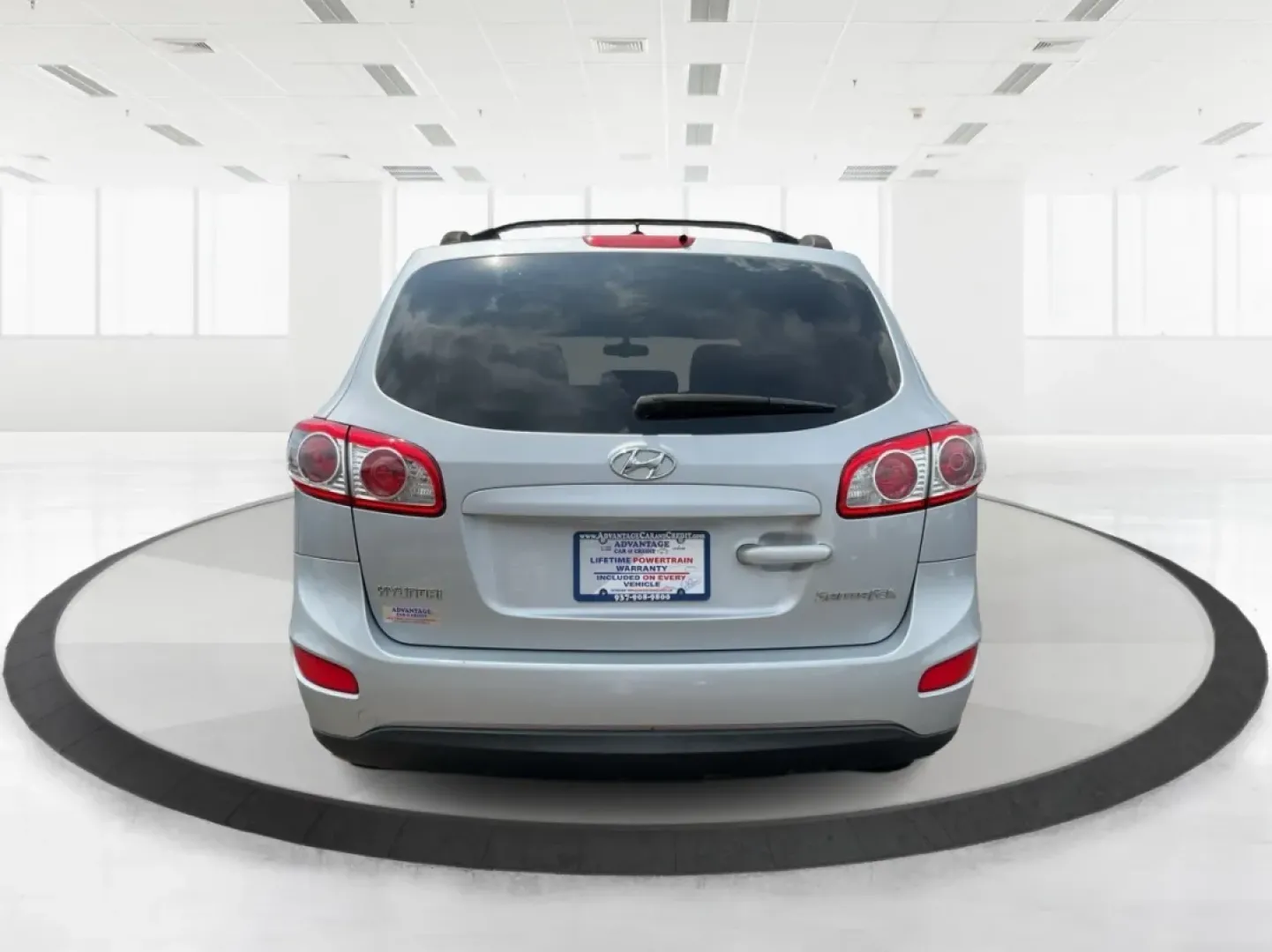 2010 Hyundai Santa Fe GLS (5NMSG3AB3AH) with an 2.4L I-4 DOHC engine, located at 1099 N County Rd 25A, Troy, OH, 45373, (937) 908-9800, 40.057079, -84.212883 - ### Discover Your Next Adventure with the 2010 Hyundai Santa Fe GLS at Advantage Car and Credit!<br /> <br /> Are you looking for a dependable vehicle that can comfortably accommodate your growing family or offer you a reliable partner for weekend adventures? Look no further than this stunning **201 - Photo#3