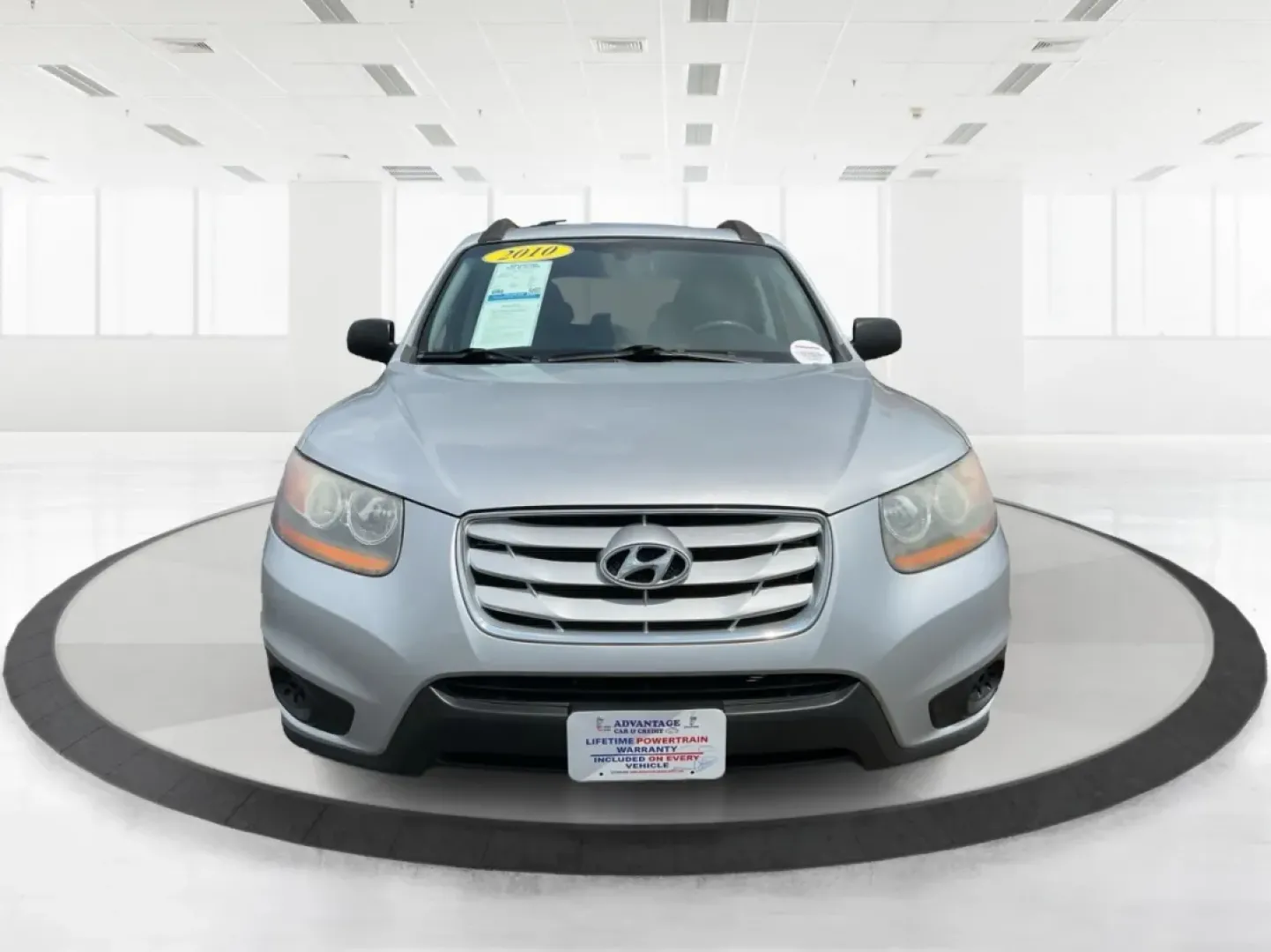 2010 Hyundai Santa Fe GLS (5NMSG3AB3AH) with an 2.4L I-4 DOHC engine, located at 1099 N County Rd 25A, Troy, OH, 45373, (937) 908-9800, 40.057079, -84.212883 - ### Discover Your Next Adventure with the 2010 Hyundai Santa Fe GLS at Advantage Car and Credit!<br /> <br /> Are you looking for a dependable vehicle that can comfortably accommodate your growing family or offer you a reliable partner for weekend adventures? Look no further than this stunning **201 - Photo#7