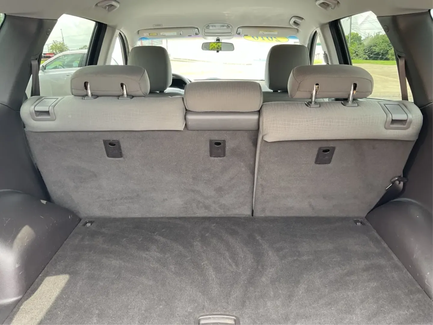 2010 Hyundai Santa Fe GLS (5NMSG3AB3AH) with an 2.4L I-4 DOHC engine, located at 1099 N County Rd 25A, Troy, OH, 45373, (937) 908-9800, 40.057079, -84.212883 - ### Discover Your Next Adventure with the 2010 Hyundai Santa Fe GLS at Advantage Car and Credit!<br /> <br /> Are you looking for a dependable vehicle that can comfortably accommodate your growing family or offer you a reliable partner for weekend adventures? Look no further than this stunning **201 - Photo#12