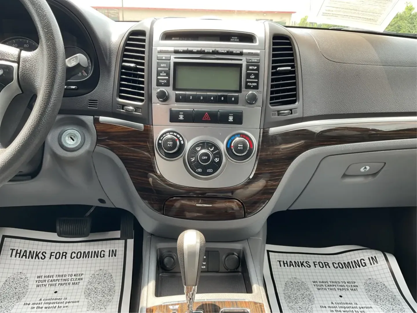 2010 Hyundai Santa Fe GLS (5NMSG3AB3AH) with an 2.4L I-4 DOHC engine, located at 1099 N County Rd 25A, Troy, OH, 45373, (937) 908-9800, 40.057079, -84.212883 - ### Discover Your Next Adventure with the 2010 Hyundai Santa Fe GLS at Advantage Car and Credit!<br /> <br /> Are you looking for a dependable vehicle that can comfortably accommodate your growing family or offer you a reliable partner for weekend adventures? Look no further than this stunning **201 - Photo#13