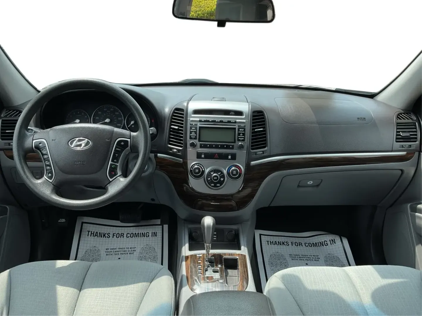 2010 Hyundai Santa Fe GLS (5NMSG3AB3AH) with an 2.4L I-4 DOHC engine, located at 1099 N County Rd 25A, Troy, OH, 45373, (937) 908-9800, 40.057079, -84.212883 - ### Discover Your Next Adventure with the 2010 Hyundai Santa Fe GLS at Advantage Car and Credit!<br /> <br /> Are you looking for a dependable vehicle that can comfortably accommodate your growing family or offer you a reliable partner for weekend adventures? Look no further than this stunning **201 - Photo#19