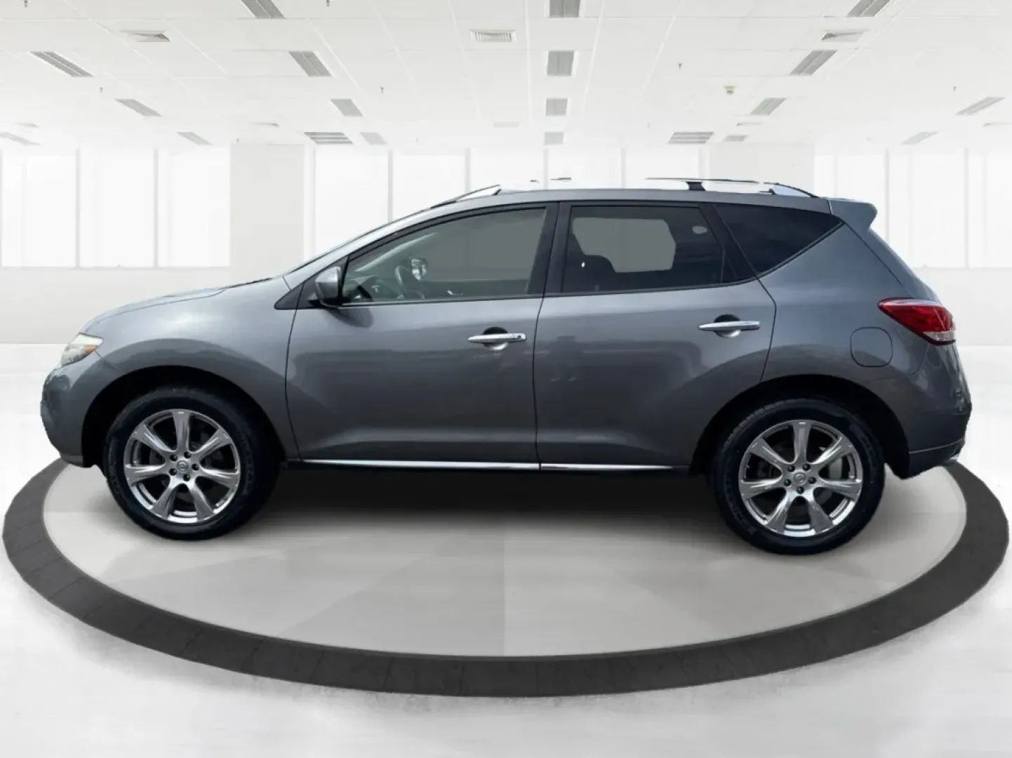 2014 Nissan Murano LE (JN8AZ1MW3EW) with an 3.5L V-6 DOHC engine, located at 1099 N County Rd 25A, Troy, OH, 45373, (937) 908-9800, 40.057079, -84.212883 - **Discover Your Next Adventure in Comfort and Style with the 2014 Nissan Murano LE at Advantage Car and Credit - Troy!**<br /> <br /> Are you in search of a versatile vehicle that can seamlessly transition from daily commutes to weekend adventures? Look no further! The 2014 Nissan Murano LE is desig - Photo#5