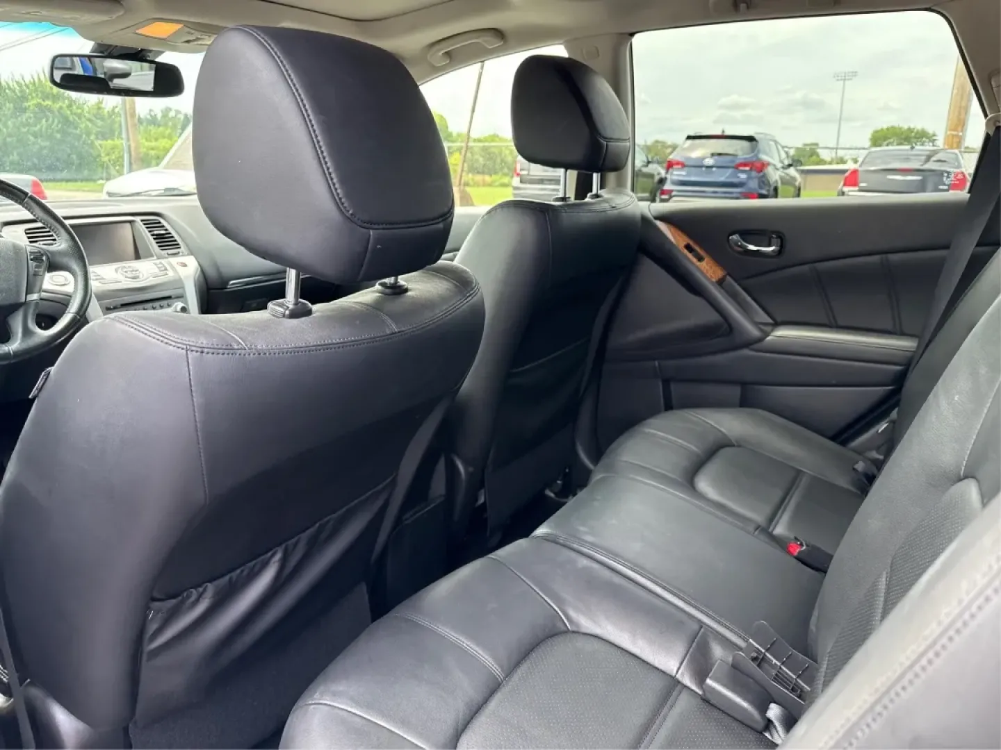 2014 Nissan Murano LE (JN8AZ1MW3EW) with an 3.5L V-6 DOHC engine, located at 1099 N County Rd 25A, Troy, OH, 45373, (937) 908-9800, 40.057079, -84.212883 - **Discover Your Next Adventure in Comfort and Style with the 2014 Nissan Murano LE at Advantage Car and Credit - Troy!**<br /> <br /> Are you in search of a versatile vehicle that can seamlessly transition from daily commutes to weekend adventures? Look no further! The 2014 Nissan Murano LE is desig - Photo#10