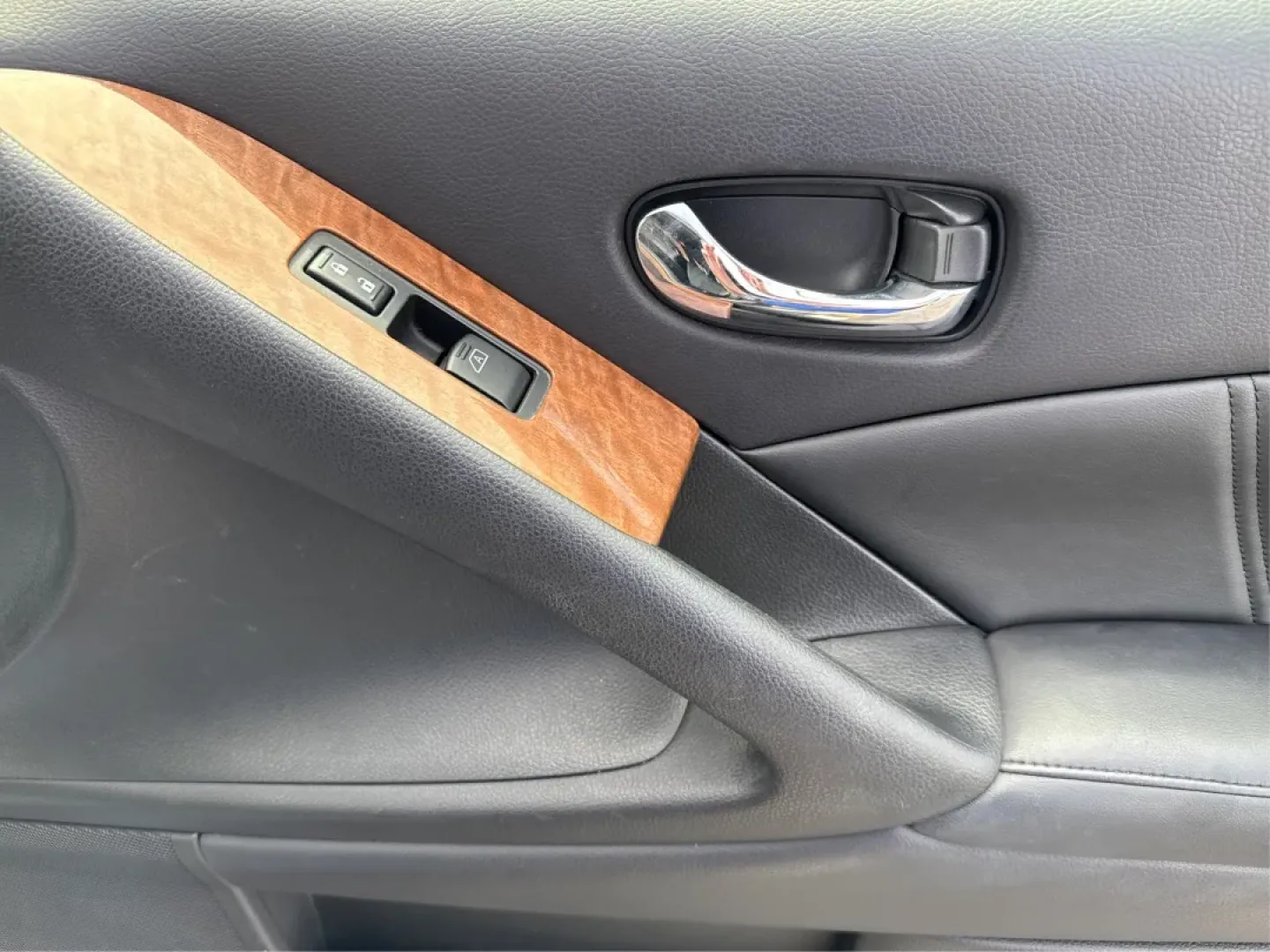 2014 Nissan Murano LE (JN8AZ1MW3EW) with an 3.5L V-6 DOHC engine, located at 1099 N County Rd 25A, Troy, OH, 45373, (937) 908-9800, 40.057079, -84.212883 - **Discover Your Next Adventure in Comfort and Style with the 2014 Nissan Murano LE at Advantage Car and Credit - Troy!**<br /> <br /> Are you in search of a versatile vehicle that can seamlessly transition from daily commutes to weekend adventures? Look no further! The 2014 Nissan Murano LE is desig - Photo#20