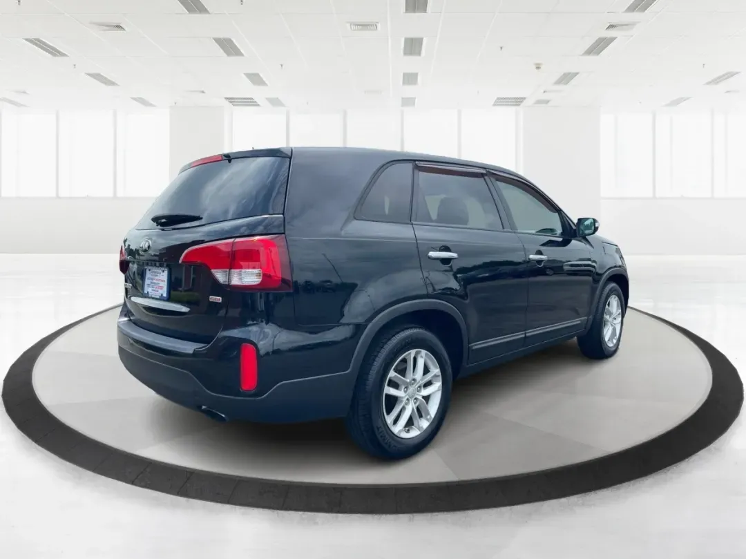 2015 Kia Sorento LX (5XYKT3A60FG) with an 2.4L I-4 gasoline direct injection engine, located at 4508 South Dixie Dr, Moraine, OH, 45439, (937) 908-9800, 39.689976, -84.218452 - ### Discover Adventure with the 2015 Kia Sorento LX - Your Perfect Family SUV!<br /> <br /> Are you seeking the ideal vehicle for weekend getaways or daily commutes? Look no further! The 2015 Kia Sorento LX is the perfect SUV for growing families and adventure-seekers alike. With its spacious interi - Photo#2