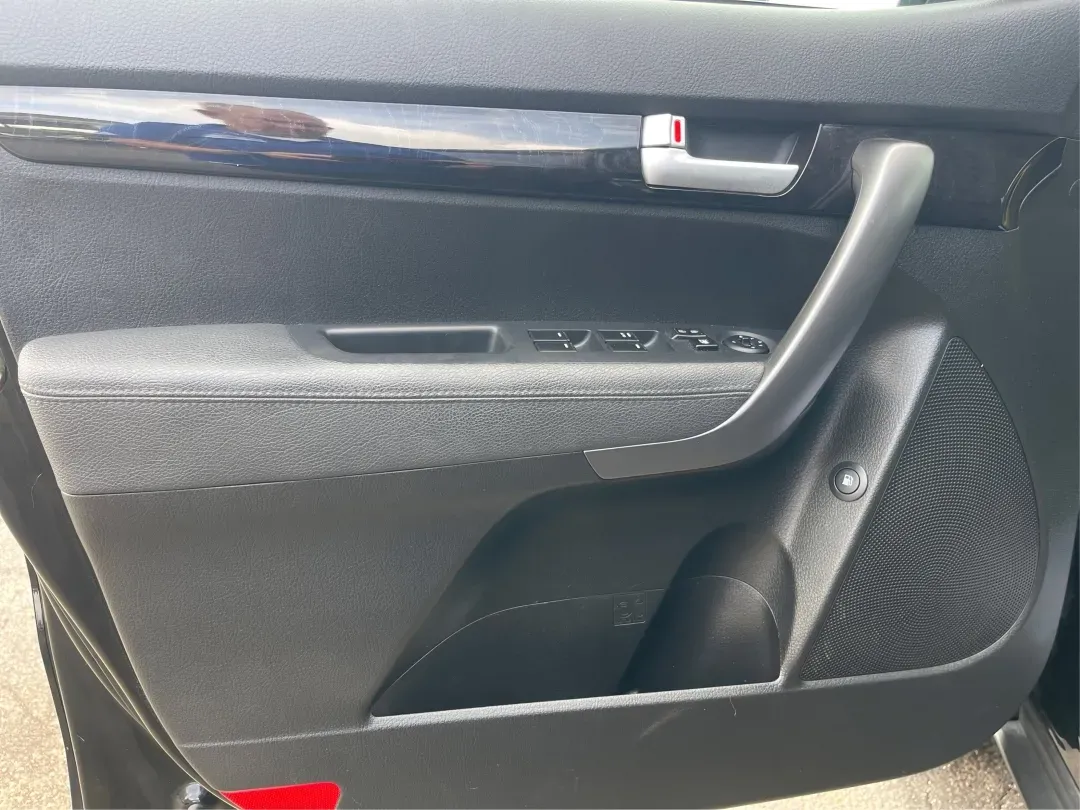 2015 Kia Sorento LX (5XYKT3A60FG) with an 2.4L I-4 gasoline direct injection engine, located at 4508 South Dixie Dr, Moraine, OH, 45439, (937) 908-9800, 39.689976, -84.218452 - ### Discover Adventure with the 2015 Kia Sorento LX - Your Perfect Family SUV!<br /> <br /> Are you seeking the ideal vehicle for weekend getaways or daily commutes? Look no further! The 2015 Kia Sorento LX is the perfect SUV for growing families and adventure-seekers alike. With its spacious interi - Photo#19