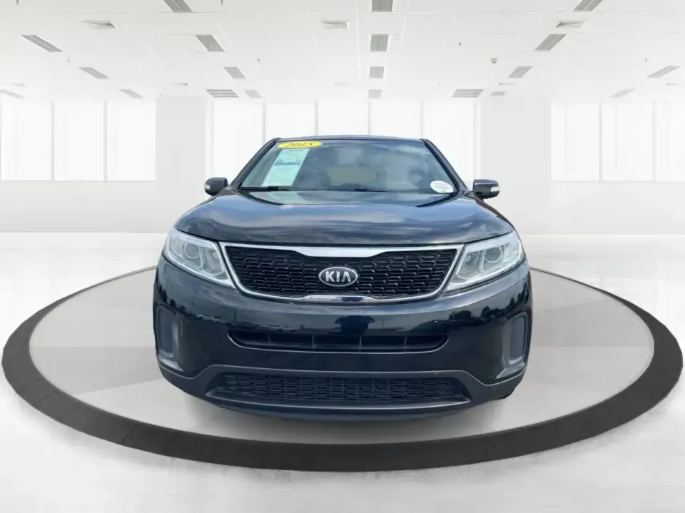 2015 Kia Sorento LX (5XYKT3A60FG) with an 2.4L I-4 gasoline direct injection engine, 6-Speed Automatic transmission, located at 1230 East Main St, Xenia, OH, 45385, (937) 908-9800, 39.688026, -83.910172 - ### Discover Adventure with the 2015 Kia Sorento LX - Your Perfect Family SUV!<br /> <br /> Are you seeking the ideal vehicle for weekend getaways or daily commutes? Look no further! The 2015 Kia Sorento LX is the perfect SUV for growing families and adventure-seekers alike. With its spacious interi - Photo#7