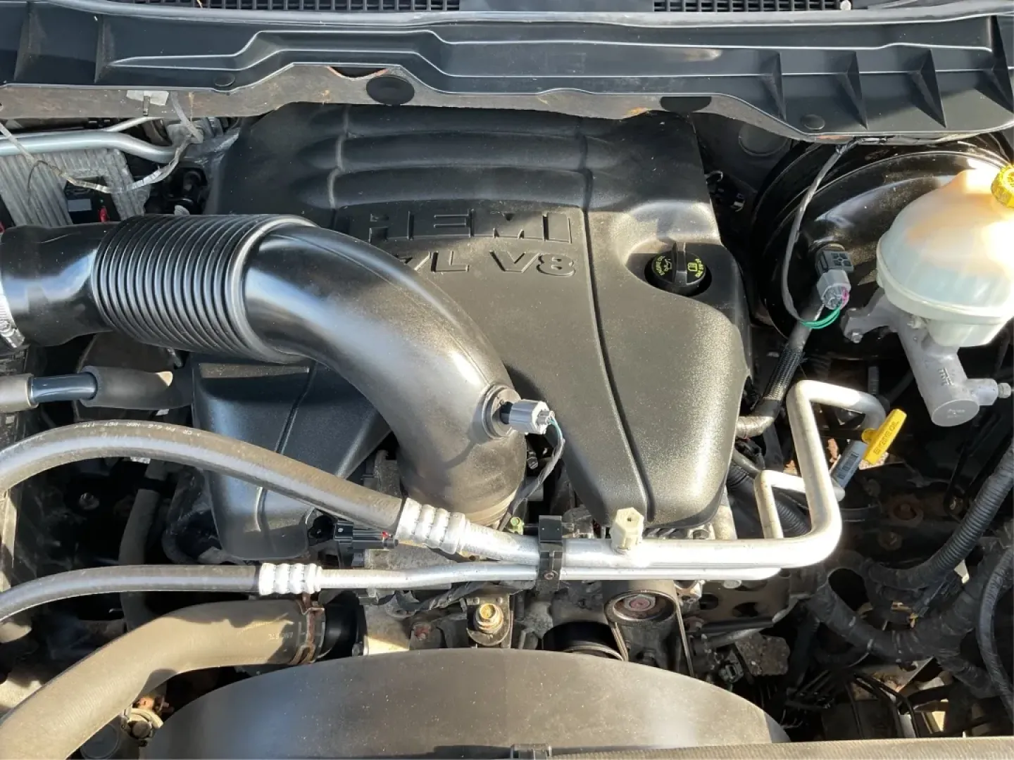 2015 Gray Ram 1500 SLT Quad Cab 4WD (1C6RR7GT3FS) with an 5.7L V8 OHV 16V engine, 8-Speed Automatic transmission, located at 1099 N County Rd 25A, Troy, OH, 45373, (937) 908-9800, 40.057079, -84.212883 - **Experience Adventure and Utility with this 2015 Ram 1500 SLT Quad Cab!**<br /> <br /> Are you ready to elevate your weekend adventures while ensuring your daily commute remains smooth and comfortable? Look no further than this robust 2015 Ram 1500 SLT Quad Cab, now available at Advantage Car and C - Photo#11