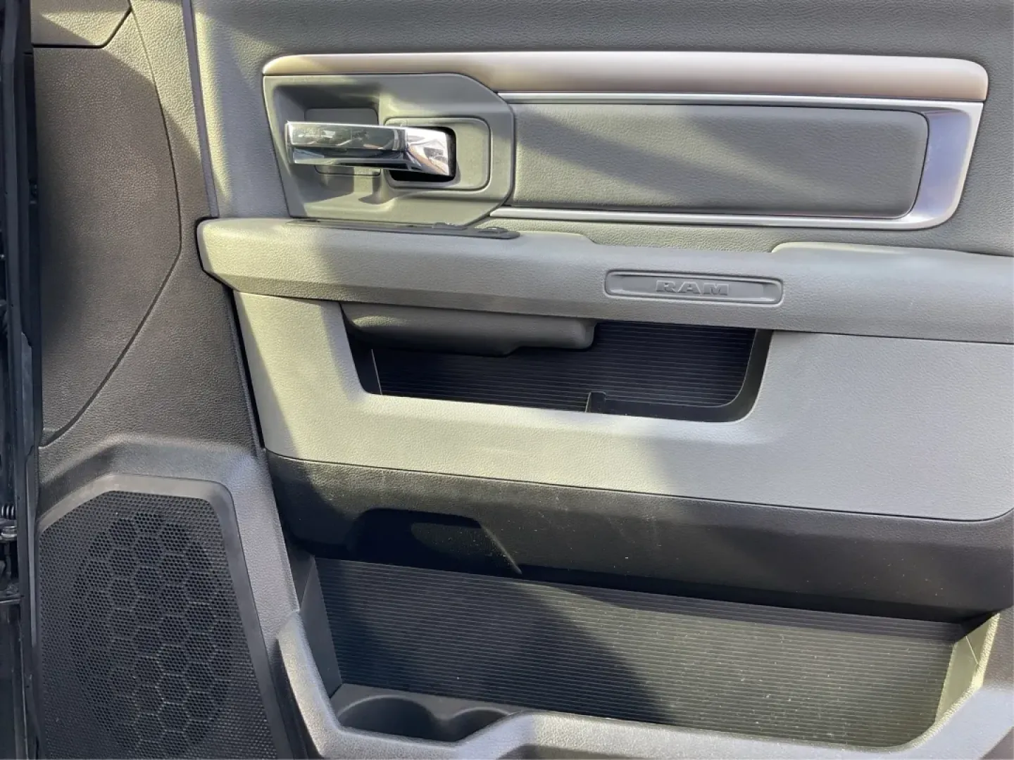 2015 Gray Ram 1500 SLT Quad Cab 4WD (1C6RR7GT3FS) with an 5.7L V8 OHV 16V engine, 8-Speed Automatic transmission, located at 1099 N County Rd 25A, Troy, OH, 45373, (937) 908-9800, 40.057079, -84.212883 - **Experience Adventure and Utility with this 2015 Ram 1500 SLT Quad Cab!**<br /> <br /> Are you ready to elevate your weekend adventures while ensuring your daily commute remains smooth and comfortable? Look no further than this robust 2015 Ram 1500 SLT Quad Cab, now available at Advantage Car and C - Photo#19