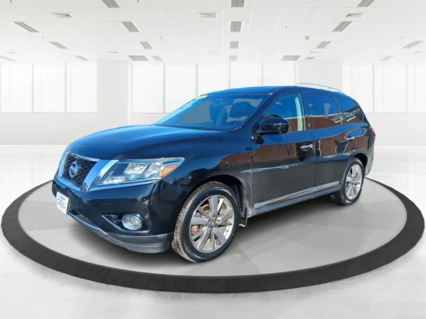 2013 Super Black Nissan Pathfinder Platinum 4WD (5N1AR2MMXDC) with an 3.5L V6 DOHC 24V engine, Continuously Variable Transmission transmission, located at 401 Woodman Dr, Riverside, OH, 45431, (937) 908-9800, 39.760899, -84.123421 - Picture your next weekend: the kids loaded up for a day at the National Museum of the U.S. Air Force, a cooler in the back for a picnic at Riverscape MetroPark, and plenty of room for friends or gear-without feeling cramped on I675 or Route 35. This 2013 Nissan Pathfinder Platinum 4WD is built for r - Photo#7