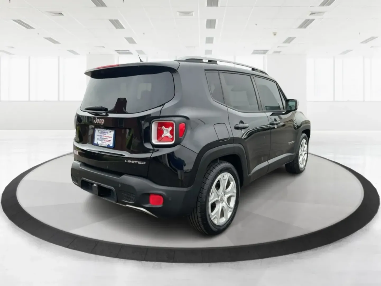 2016 Jeep Renegade Limited (ZACCJADT7GP) with an Tigershark MultiAir 2.4L I-4 variable valve contro engine, located at 880 E. National Road, Vandalia, OH, 45377, (937) 908-9800, 39.891918, -84.183594 - **Adventure Awaits with the 2016 Jeep Renegade Limited Your Perfect Partner for Every Journey!**<br /> <br /> Are you ready to elevate your lifestyle with an adventure-ready vehicle? Whether you're navigating the bustling streets of Fairborn, OH, or hitting the scenic backroads, the 2016 Jeep Reneg - Photo#2