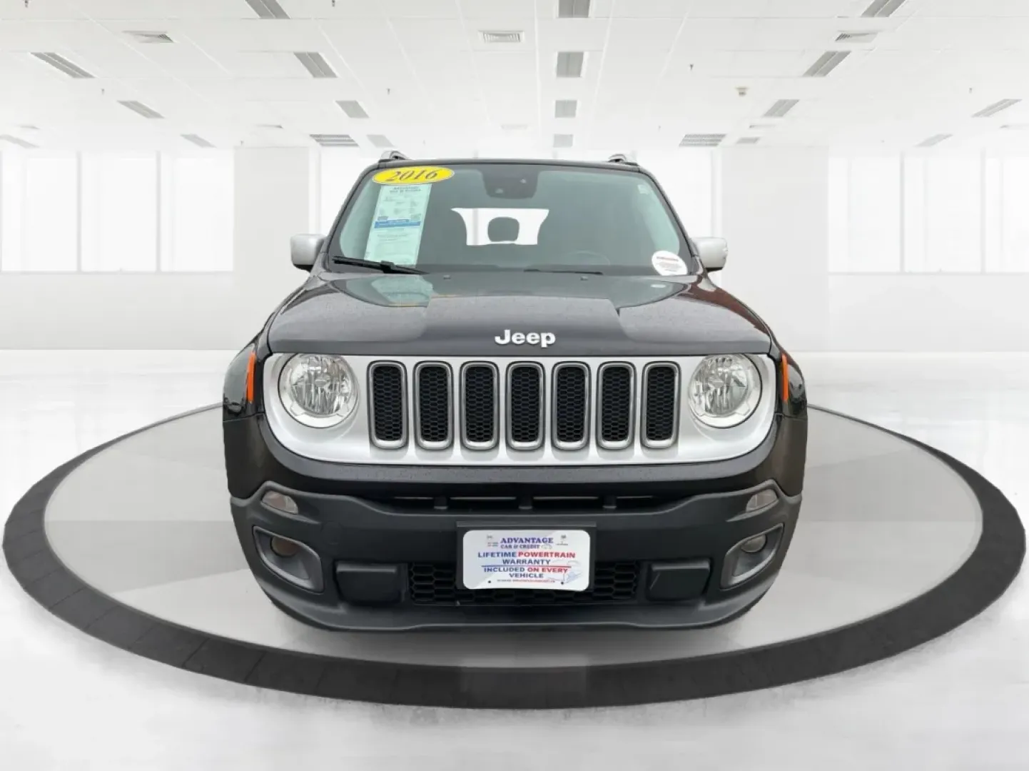 2016 Jeep Renegade Limited (ZACCJADT7GP) with an Tigershark MultiAir 2.4L I-4 variable valve contro engine, located at 880 E. National Road, Vandalia, OH, 45377, (937) 908-9800, 39.891918, -84.183594 - **Adventure Awaits with the 2016 Jeep Renegade Limited Your Perfect Partner for Every Journey!**<br /> <br /> Are you ready to elevate your lifestyle with an adventure-ready vehicle? Whether you're navigating the bustling streets of Fairborn, OH, or hitting the scenic backroads, the 2016 Jeep Reneg - Photo#5