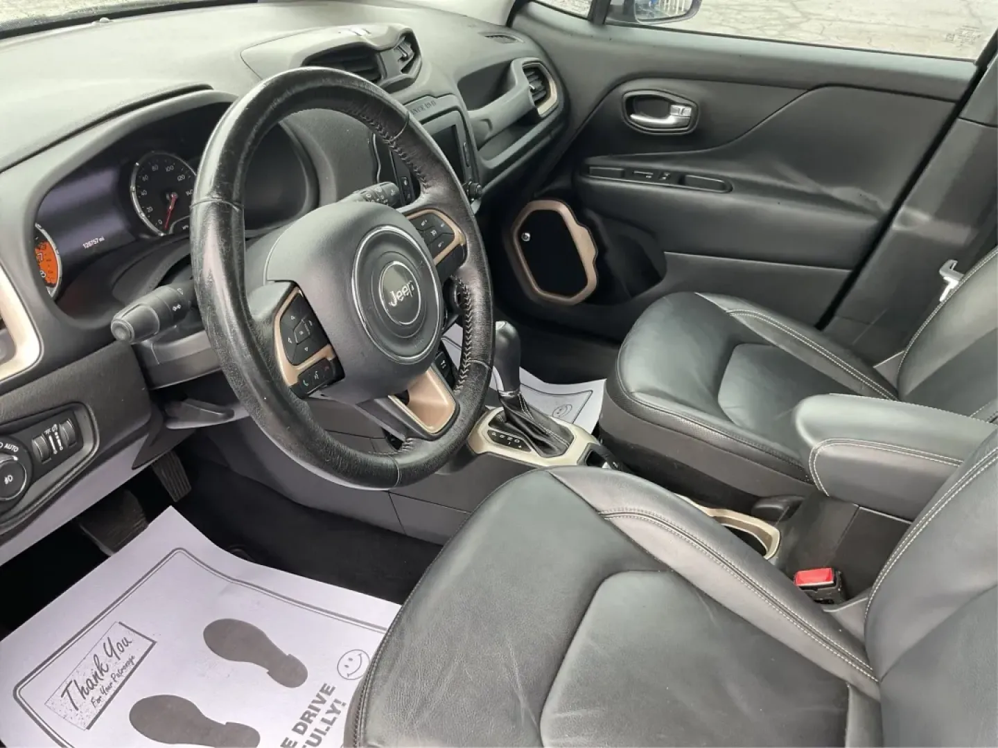 2016 Jeep Renegade Limited (ZACCJADT7GP) with an Tigershark MultiAir 2.4L I-4 variable valve contro engine, located at 880 E. National Road, Vandalia, OH, 45377, (937) 908-9800, 39.891918, -84.183594 - **Adventure Awaits with the 2016 Jeep Renegade Limited Your Perfect Partner for Every Journey!**<br /> <br /> Are you ready to elevate your lifestyle with an adventure-ready vehicle? Whether you're navigating the bustling streets of Fairborn, OH, or hitting the scenic backroads, the 2016 Jeep Reneg - Photo#8