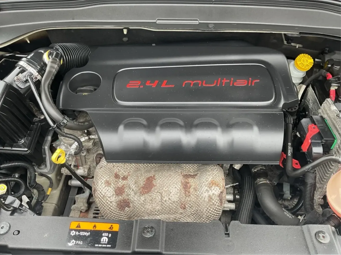 2016 Jeep Renegade Limited (ZACCJADT7GP) with an Tigershark MultiAir 2.4L I-4 variable valve contro engine, located at 880 E. National Road, Vandalia, OH, 45377, (937) 908-9800, 39.891918, -84.183594 - **Adventure Awaits with the 2016 Jeep Renegade Limited Your Perfect Partner for Every Journey!**<br /> <br /> Are you ready to elevate your lifestyle with an adventure-ready vehicle? Whether you're navigating the bustling streets of Fairborn, OH, or hitting the scenic backroads, the 2016 Jeep Reneg - Photo#10