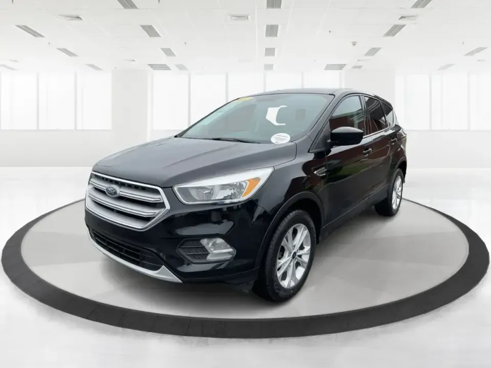 2017 Ford Escape SE (1FMCU9GD0HU) with an 1.5L L4 DOHC 16V engine, 6A transmission, located at 1230 East Main St, Xenia, OH, 45385, (937) 908-9800, 39.688026, -83.910172 - **Explore New Adventures with the 2017 Ford Escape SE - Your Perfect Companion for Every Journey!**<br /> <br /> Imagine embarking on spontaneous weekend getaways or daily commutes with absolute confidence and comfort. The 2017 Ford Escape SE, now available at Advantage Car and Credit in Fairborn, O - Photo#8
