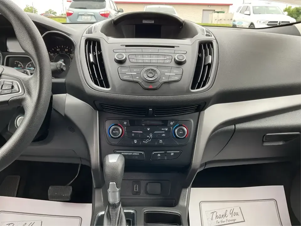 2017 Ford Escape SE (1FMCU9GD0HU) with an 1.5L L4 DOHC 16V engine, 6A transmission, located at 1230 East Main St, Xenia, OH, 45385, (937) 908-9800, 39.688026, -83.910172 - **Explore New Adventures with the 2017 Ford Escape SE - Your Perfect Companion for Every Journey!**<br /> <br /> Imagine embarking on spontaneous weekend getaways or daily commutes with absolute confidence and comfort. The 2017 Ford Escape SE, now available at Advantage Car and Credit in Fairborn, O - Photo#13