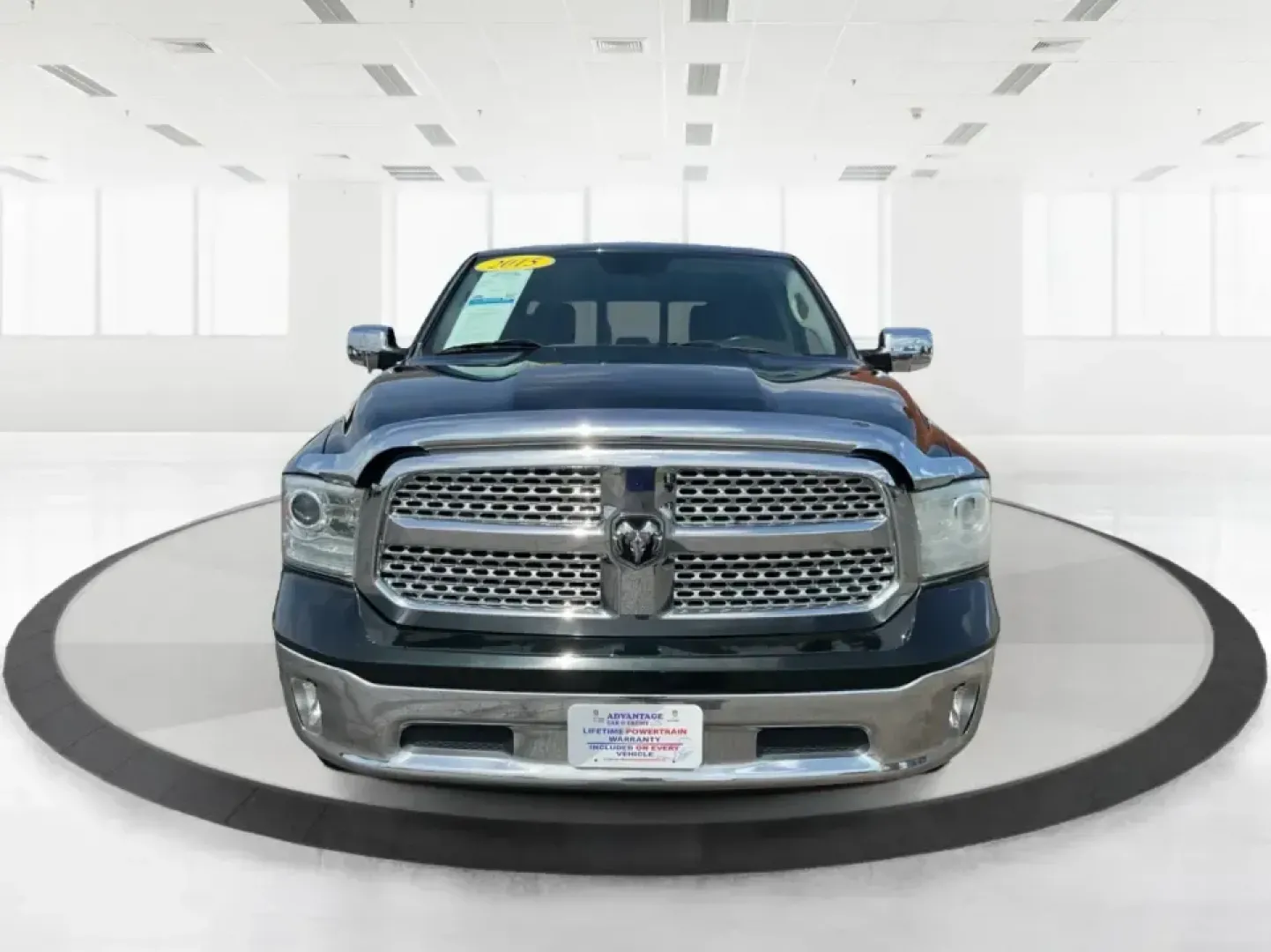 2015 Ram 1500 Laramie Crew Cab SWB 4WD (1C6RR7NT7FS) with an 5.7L V8 OHV 16V engine, 8-Speed Automatic transmission, located at 1184 Kauffman Ave, Fairborn, OH, 45324, (937) 908-9800, 39.807072, -84.030914 - **Unlock Your Weekend Adventures with the 2015 Ram 1500 Laramie Crew Cab 4WD at Jamestown Auto Sales!**<br /> <br /> Are you ready to elevate your lifestyle with a vehicle that combines power, comfort, and versatility? Look no further than this 2015 Ram 1500 Laramie Crew Cab SWB, the ultimate truck - Photo#7