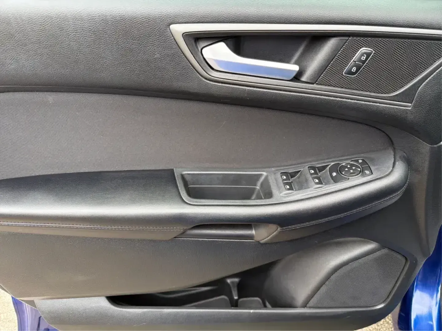 2015 Ford Edge SE FWD (2FMTK3G98FB) with an 2.0L L4 DOHC 16V engine, 6-Speed Automatic transmission, located at 401 Woodman Dr, Riverside, OH, 45431, (937) 908-9800, 39.760899, -84.123421 - Need an SUV that fits real life in the Miami Valley-school drop-offs, a steady commute down I75, and weekend errands that somehow turn into a full cargo load? This 2015 Ford Edge SE FWD is built for everyday versatility, with comfortable seating for five, a roomy cabin, and practical tech that helps- Photo#19
