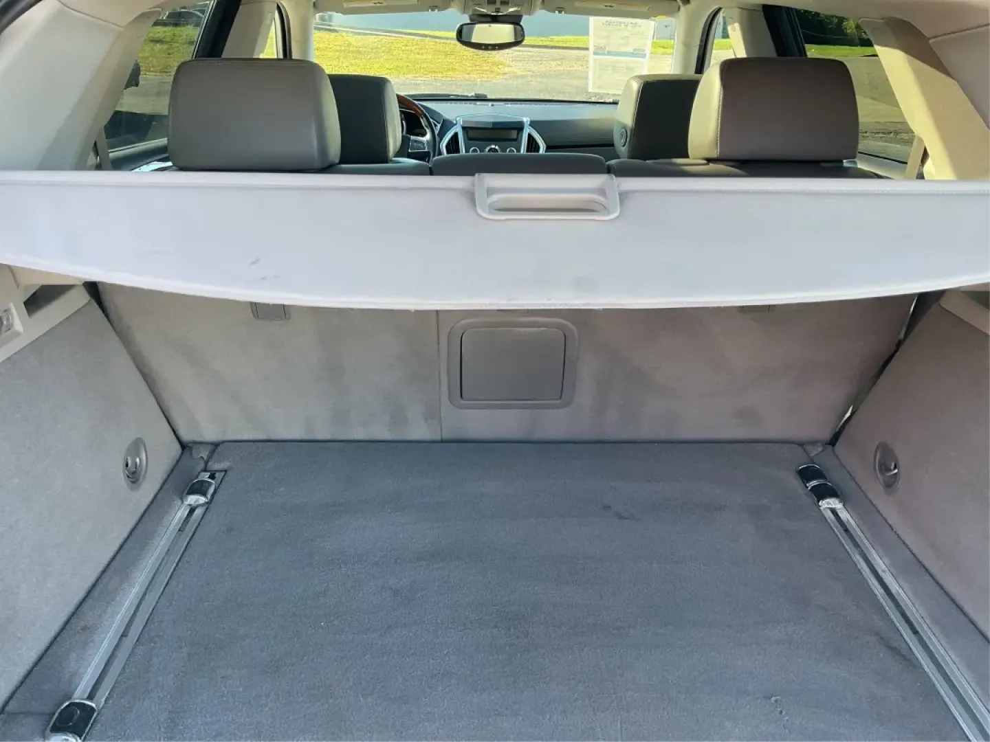 2010 Cadillac SRX Premium Collection AWD (3GYFNFEY7AS) with an 3.0L V6 DOHC 24V engine, 6-Speed Automatic transmission, located at 401 Woodman Dr, Riverside, OH, 45431, (937) 908-9800, 39.760899, -84.123421 - **Elevate Your Driving Experience with the 2010 Cadillac SRX Premium Collection AWD at Advantage Car and Credit - Riverside!**<br /> <br /> Are you searching for a vehicle that seamlessly combines style, comfort, and reliability for your daily adventures? Look no further than this stunning 2010 Cadi - Photo#12