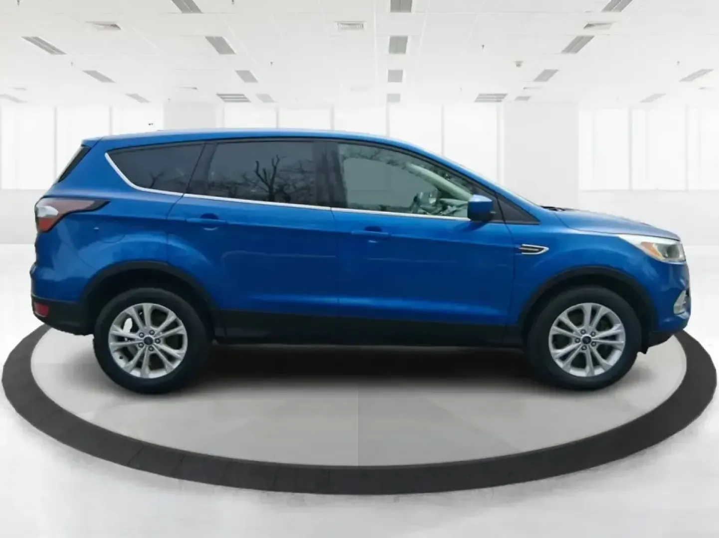 2017 Ford Escape SE 4WD (1FMCU9G93HU) with an 2.0L L4 DOHC 16V engine, 6-Speed Automatic transmission, located at 1099 N County Rd 25A, Troy, OH, 45373, (937) 908-9800, 40.057079, -84.212883 - Discover the ultimate blend of comfort, capability, and style with the 2017 Ford Escape SE 4WD, a perfect companion for families on the go or adventurers seeking their next weekend thrill. With its spacious interior and robust features, this SUV is designed for those who lead an active lifestyle, ma - Photo#1