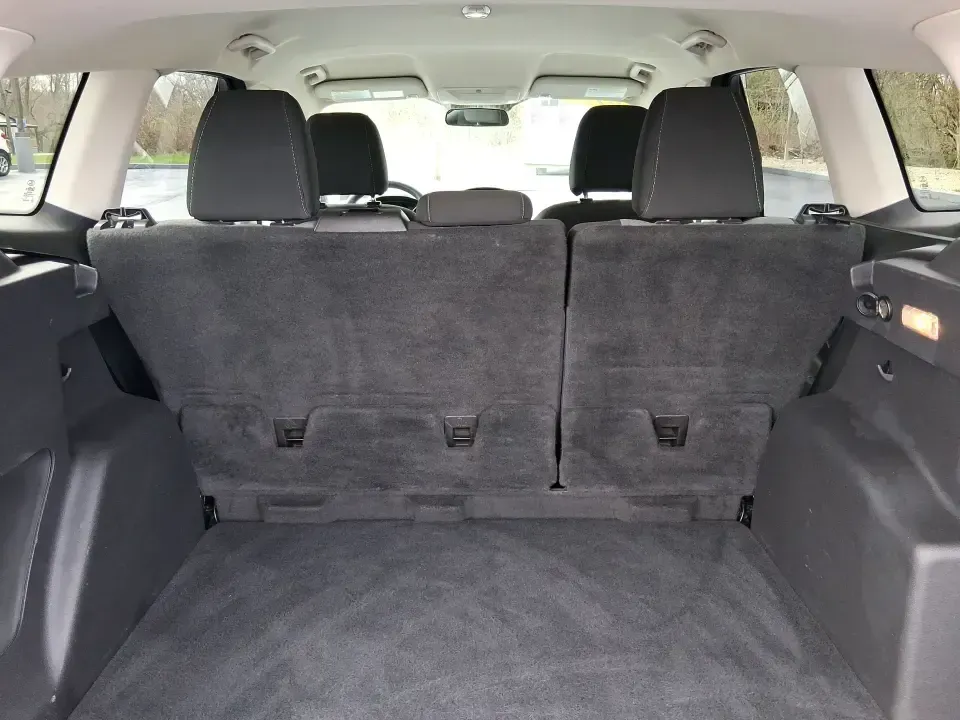 2017 Ford Escape SE 4WD (1FMCU9G93HU) with an 2.0L L4 DOHC 16V engine, 6-Speed Automatic transmission, located at 1099 N County Rd 25A, Troy, OH, 45373, (937) 908-9800, 40.057079, -84.212883 - Discover the ultimate blend of comfort, capability, and style with the 2017 Ford Escape SE 4WD, a perfect companion for families on the go or adventurers seeking their next weekend thrill. With its spacious interior and robust features, this SUV is designed for those who lead an active lifestyle, ma - Photo#12