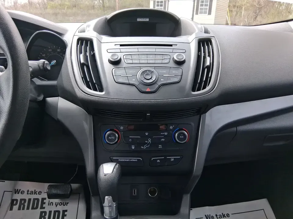 2017 Ford Escape SE 4WD (1FMCU9G93HU) with an 2.0L L4 DOHC 16V engine, 6-Speed Automatic transmission, located at 1099 N County Rd 25A, Troy, OH, 45373, (937) 908-9800, 40.057079, -84.212883 - Discover the ultimate blend of comfort, capability, and style with the 2017 Ford Escape SE 4WD, a perfect companion for families on the go or adventurers seeking their next weekend thrill. With its spacious interior and robust features, this SUV is designed for those who lead an active lifestyle, ma - Photo#13