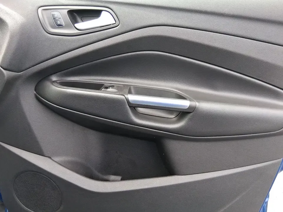 2017 Ford Escape SE 4WD (1FMCU9G93HU) with an 2.0L L4 DOHC 16V engine, 6-Speed Automatic transmission, located at 1099 N County Rd 25A, Troy, OH, 45373, (937) 908-9800, 40.057079, -84.212883 - Discover the ultimate blend of comfort, capability, and style with the 2017 Ford Escape SE 4WD, a perfect companion for families on the go or adventurers seeking their next weekend thrill. With its spacious interior and robust features, this SUV is designed for those who lead an active lifestyle, ma - Photo#20