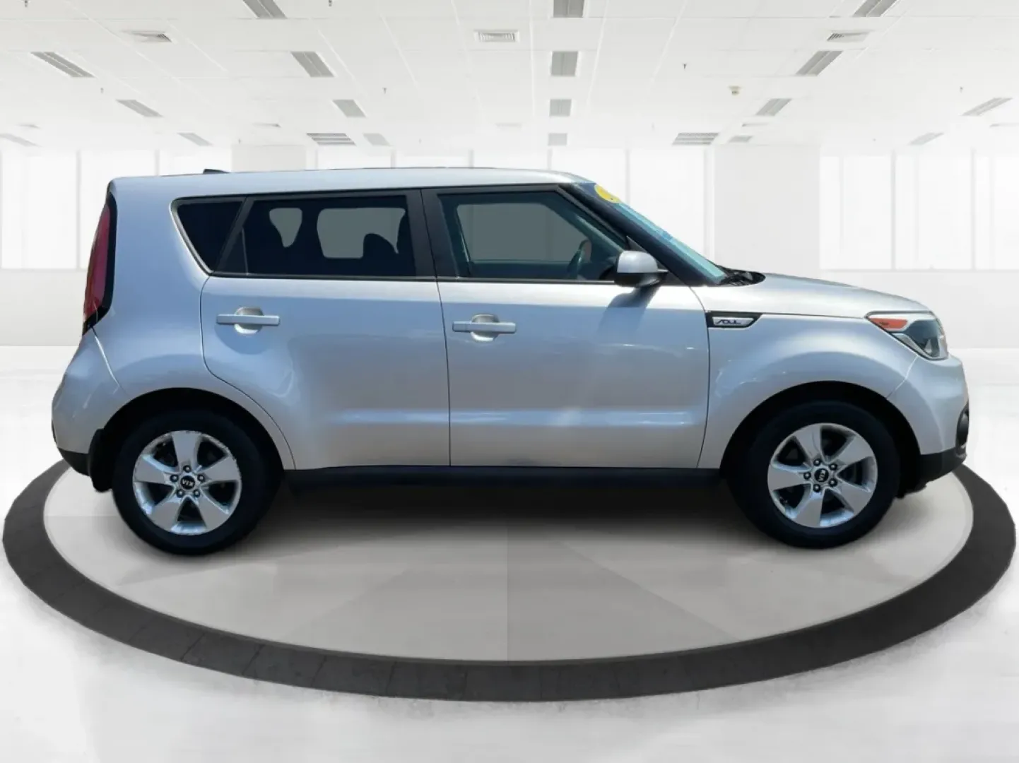 2018 Kia Soul Base 6A (KNDJN2A29J7) with an 1.6L L4 DOHC 16V engine, 6-Speed Automatic transmission, located at 1230 East Main St, Xenia, OH, 45385, (937) 908-9800, 39.688026, -83.910172 - Are you looking for the perfect vehicle to enhance your daily routine or empower your weekend adventures? Look no further! The 2018 Kia Soul Base 6A is here to redefine your driving experience, offering the ideal blend of comfort, style, and versatility. Whether you're commuting to work, shuttling y - Photo#1