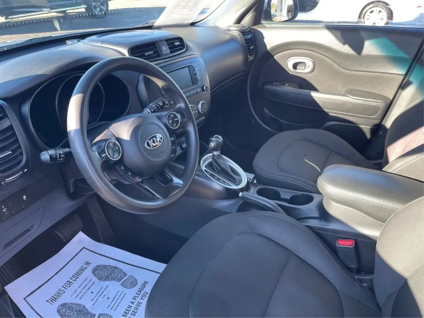 2018 Kia Soul Base 6A (KNDJN2A29J7) with an 1.6L L4 DOHC 16V engine, 6-Speed Automatic transmission, located at 1230 East Main St, Xenia, OH, 45385, (937) 908-9800, 39.688026, -83.910172 - Are you looking for the perfect vehicle to enhance your daily routine or empower your weekend adventures? Look no further! The 2018 Kia Soul Base 6A is here to redefine your driving experience, offering the ideal blend of comfort, style, and versatility. Whether you're commuting to work, shuttling y - Photo#9